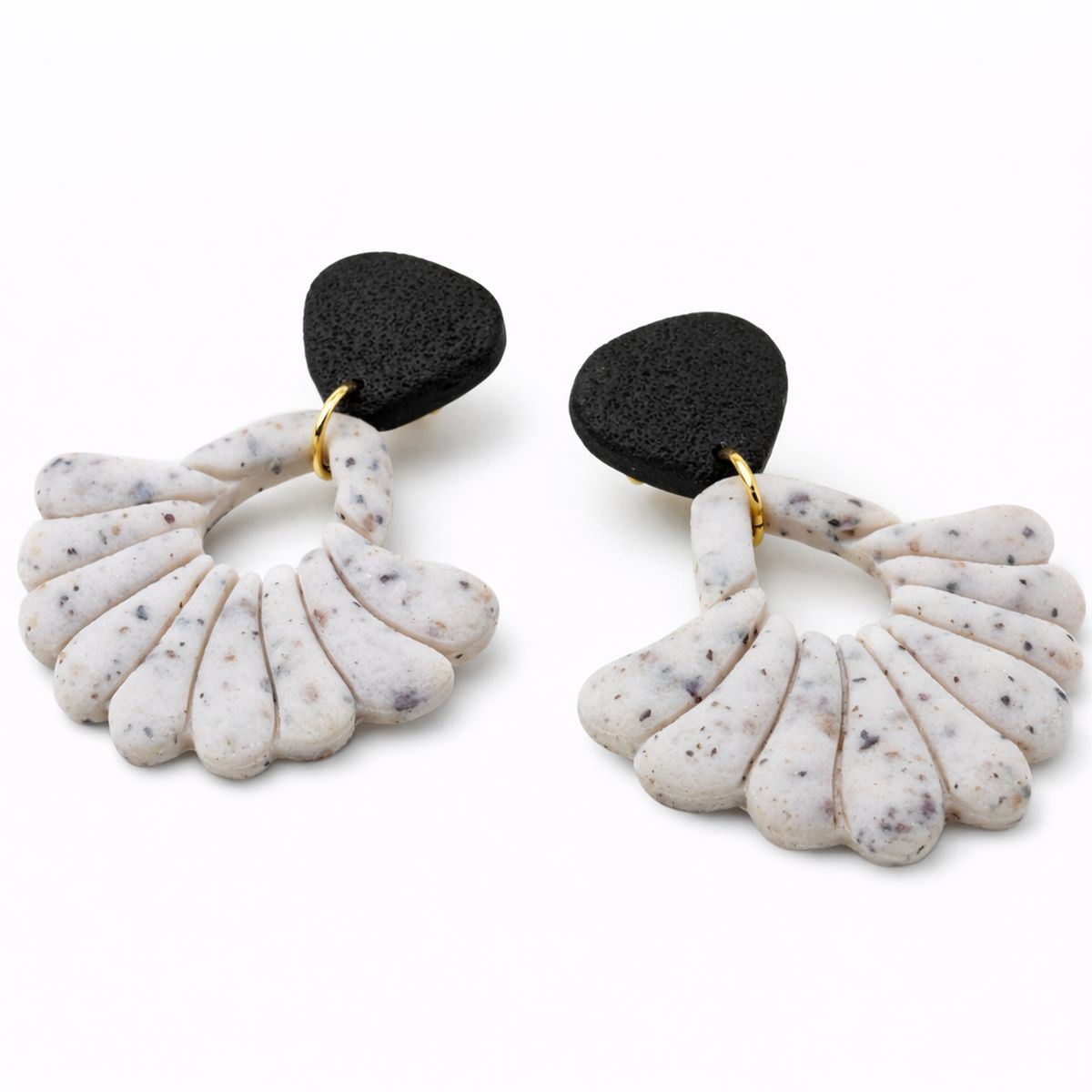 Boucles d’oreilles éventail blanc - Fait main en France