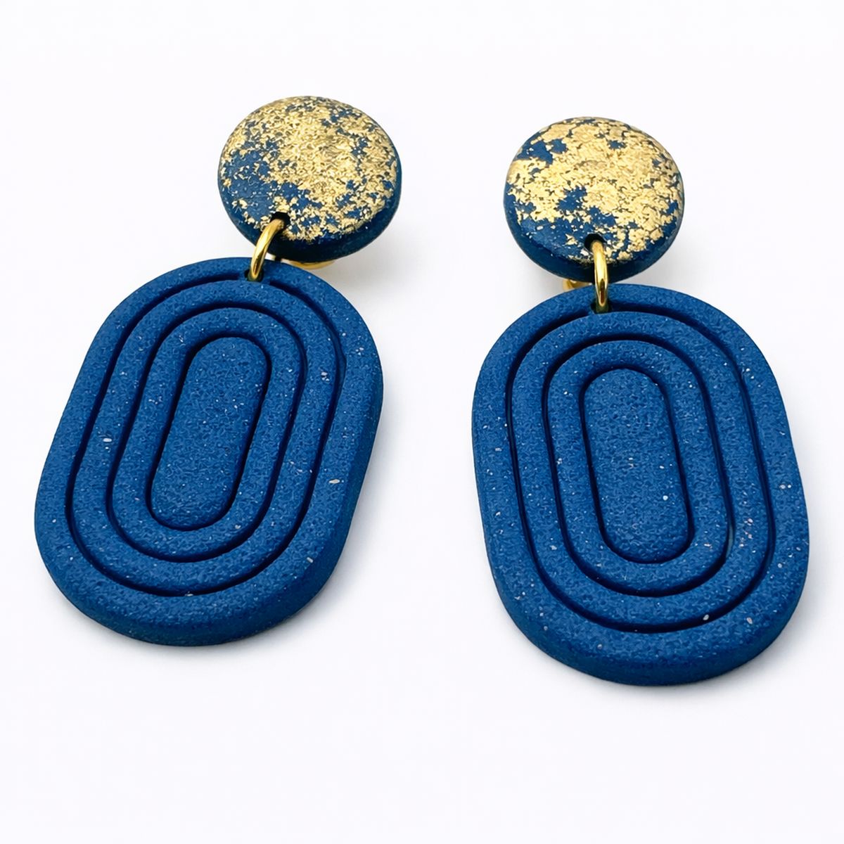Boucles d’oreilles ovales bleu profond et doré – Fait main en France