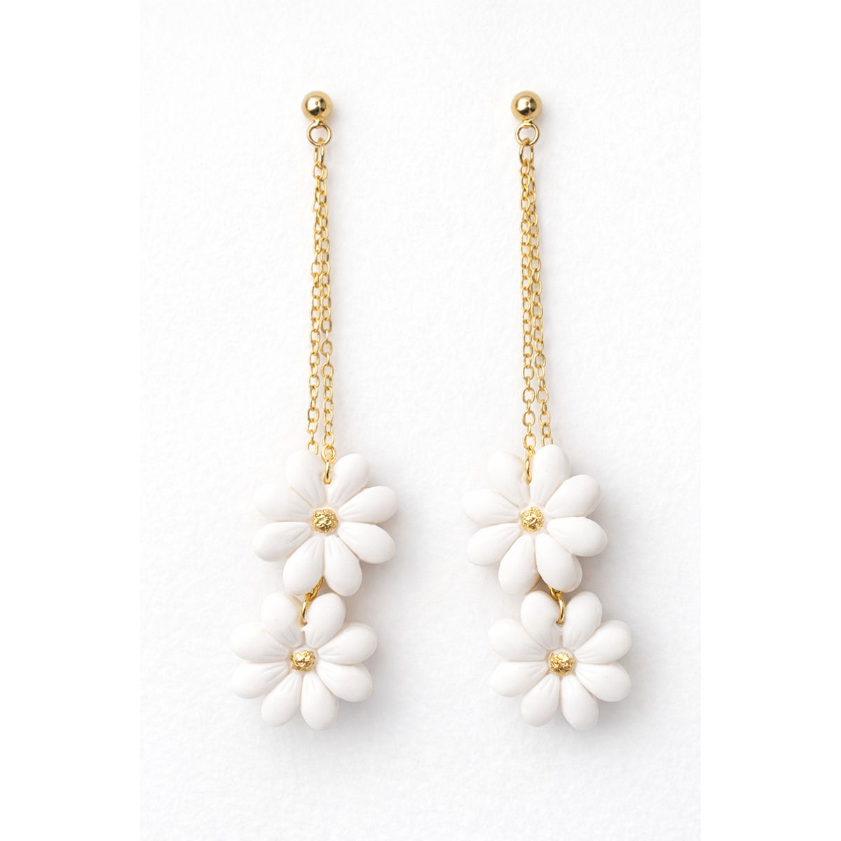  Boucles d’oreilles artisanales fleurs blanches pendantes - Doré - Fait main en France