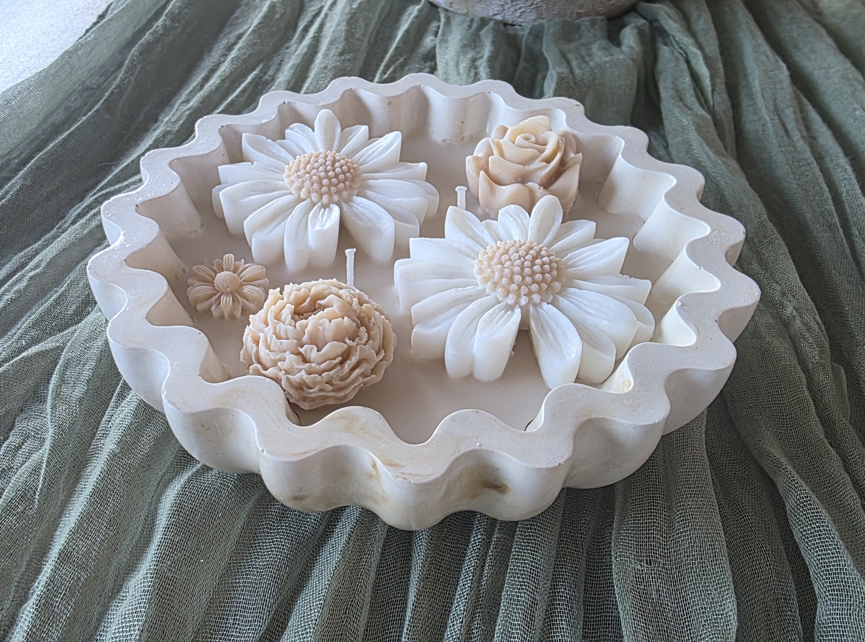 Floral Sculpted Candle  Wavy Bowl