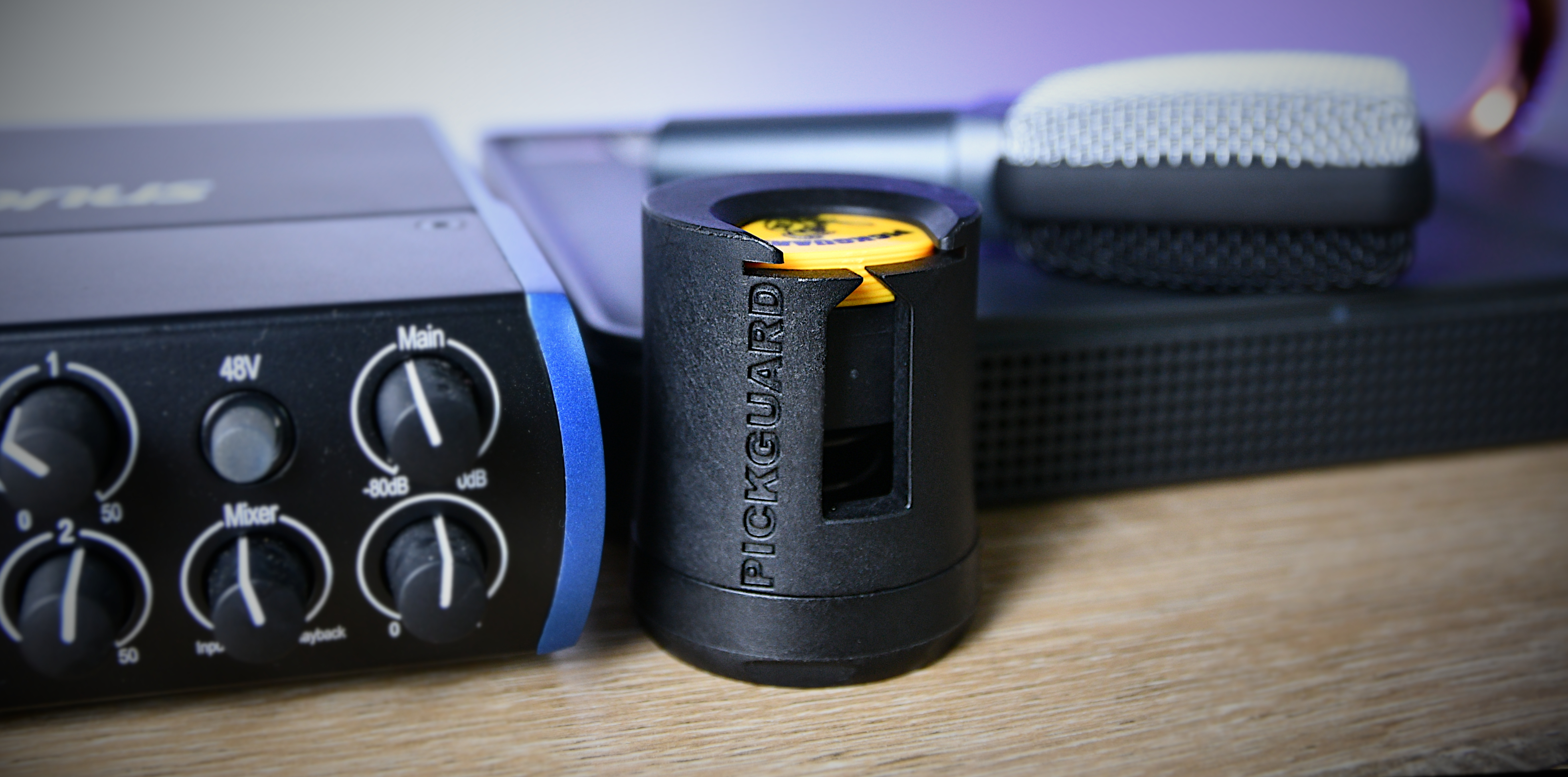 "Pickguard" Guitar Pick Holder + 10 picks - Free shipping