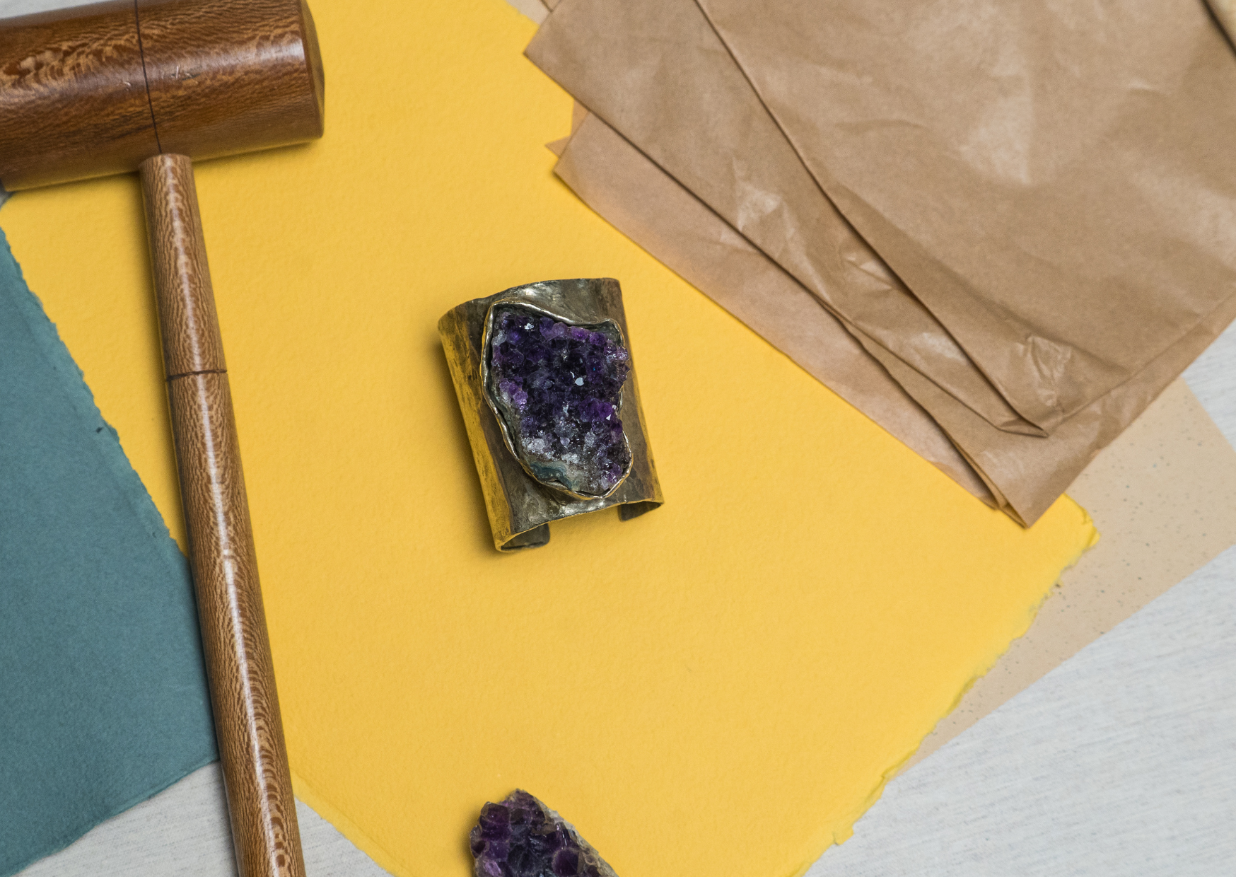 Brazalete alpaca con piedra amatista