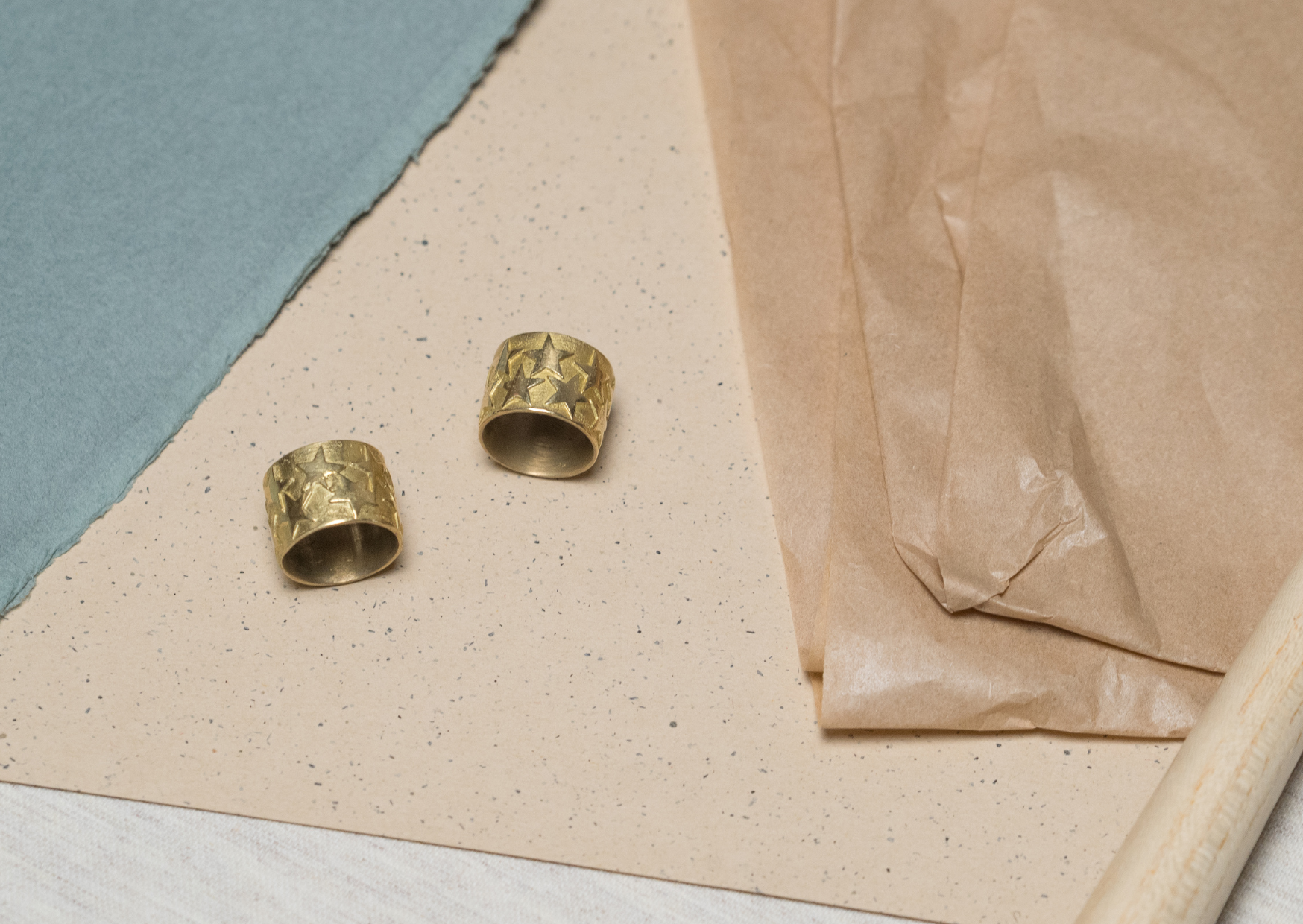 Anillo estrellas bronce