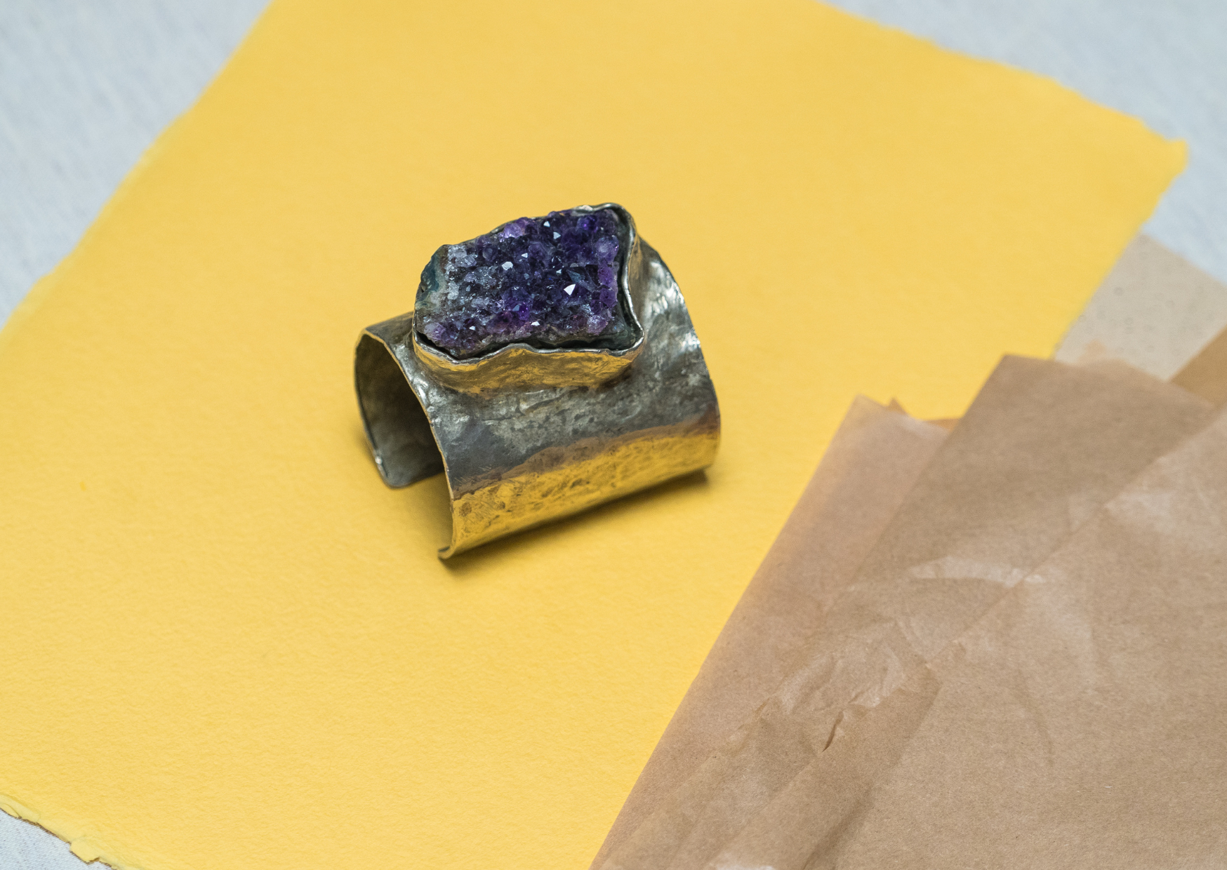 Brazalete alpaca con piedra amatista