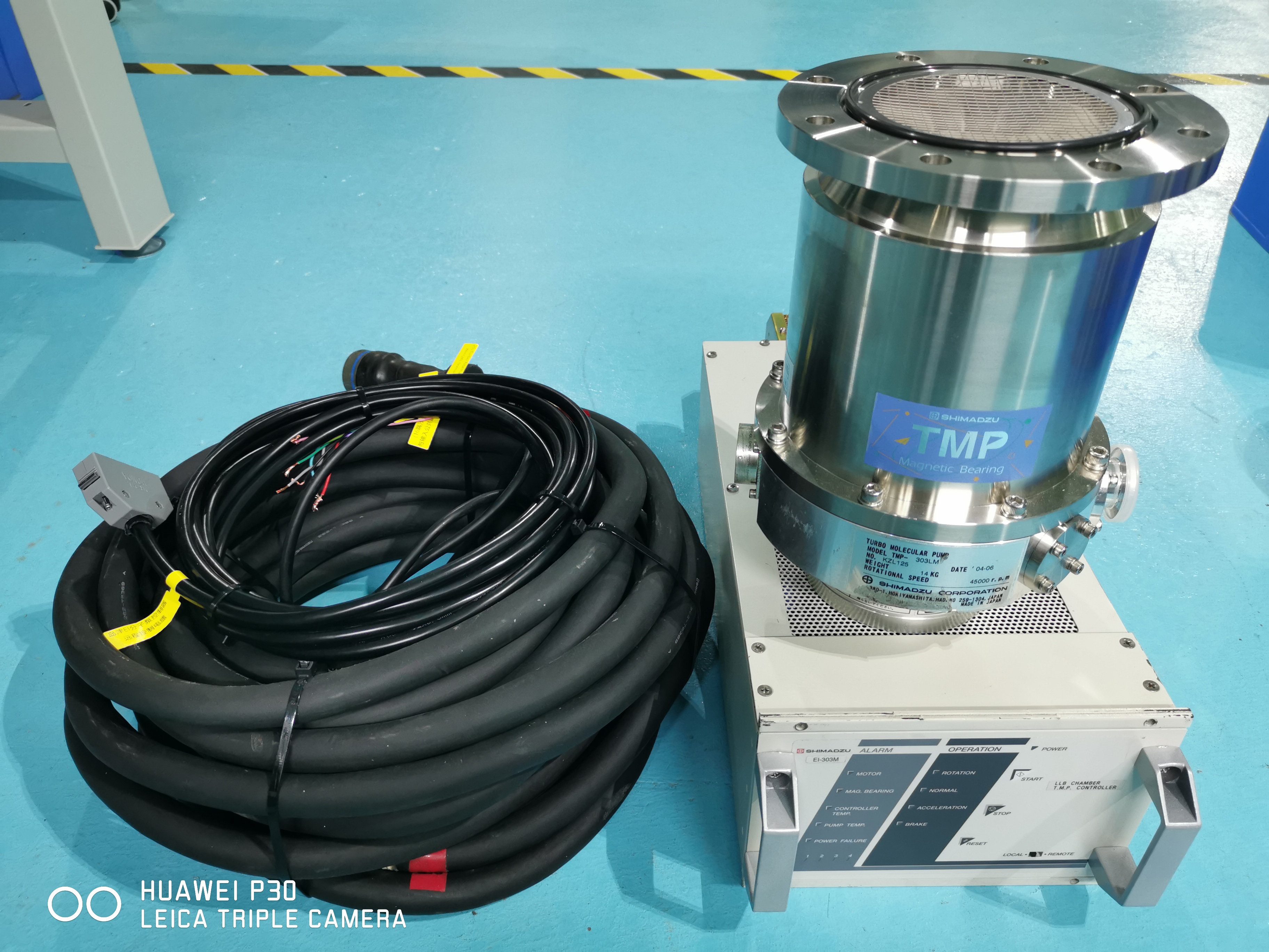 SHIMADZU Turbo Molecular Pump TMP-303LM with control