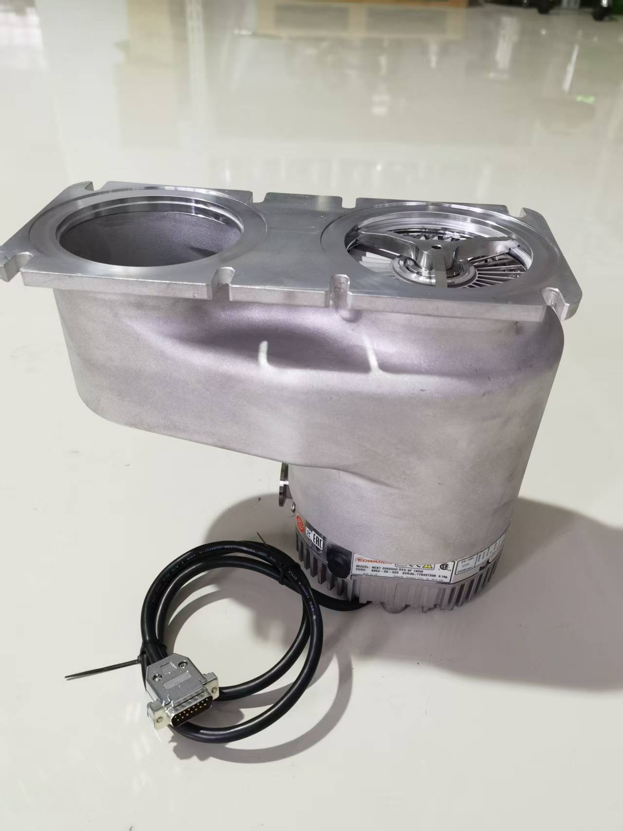 Edwards nEXT 200200D Turbomolecular Vacuum Pump