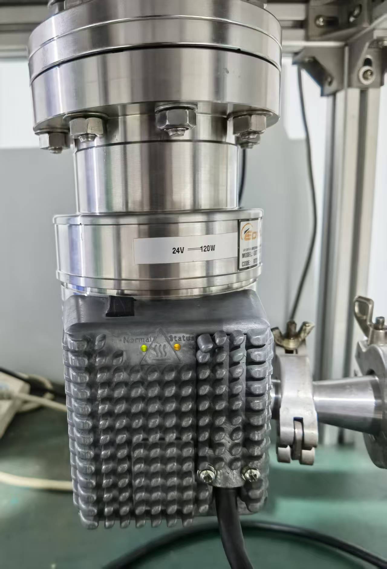 Edwards Turbo Molecular Pump EXT 75DX CF63