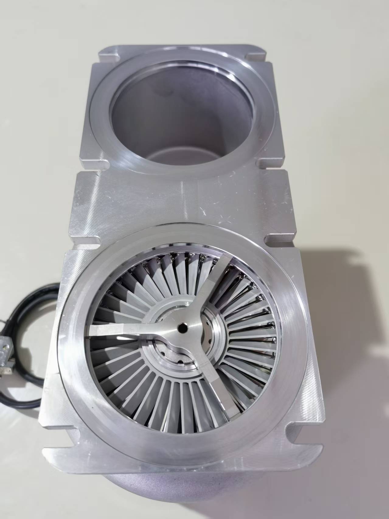 Edwards nEXT 200200D Turbomolecular Vacuum Pump