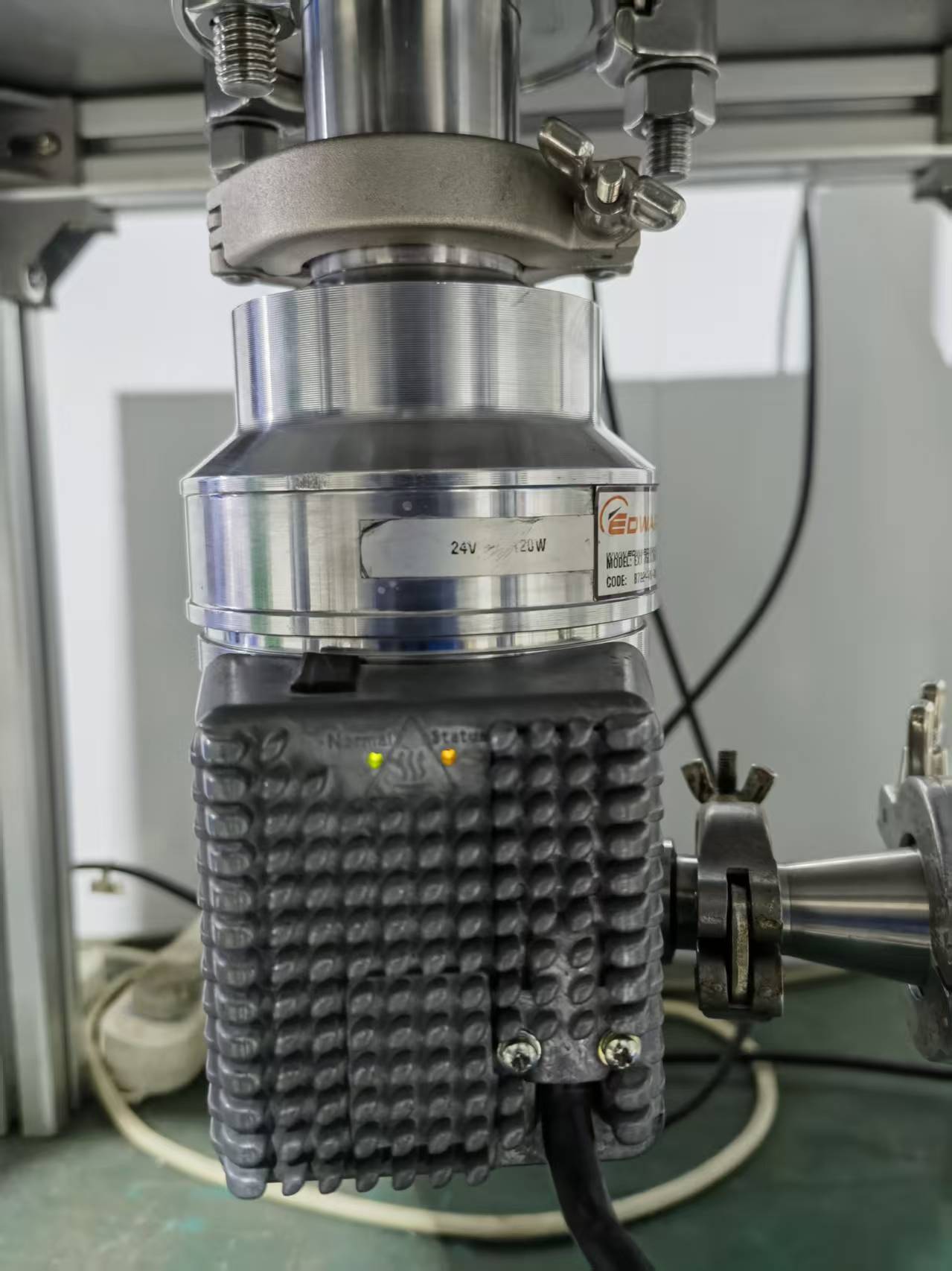 Edwards Turbo Molecular Pump  EXT DX75 KF40