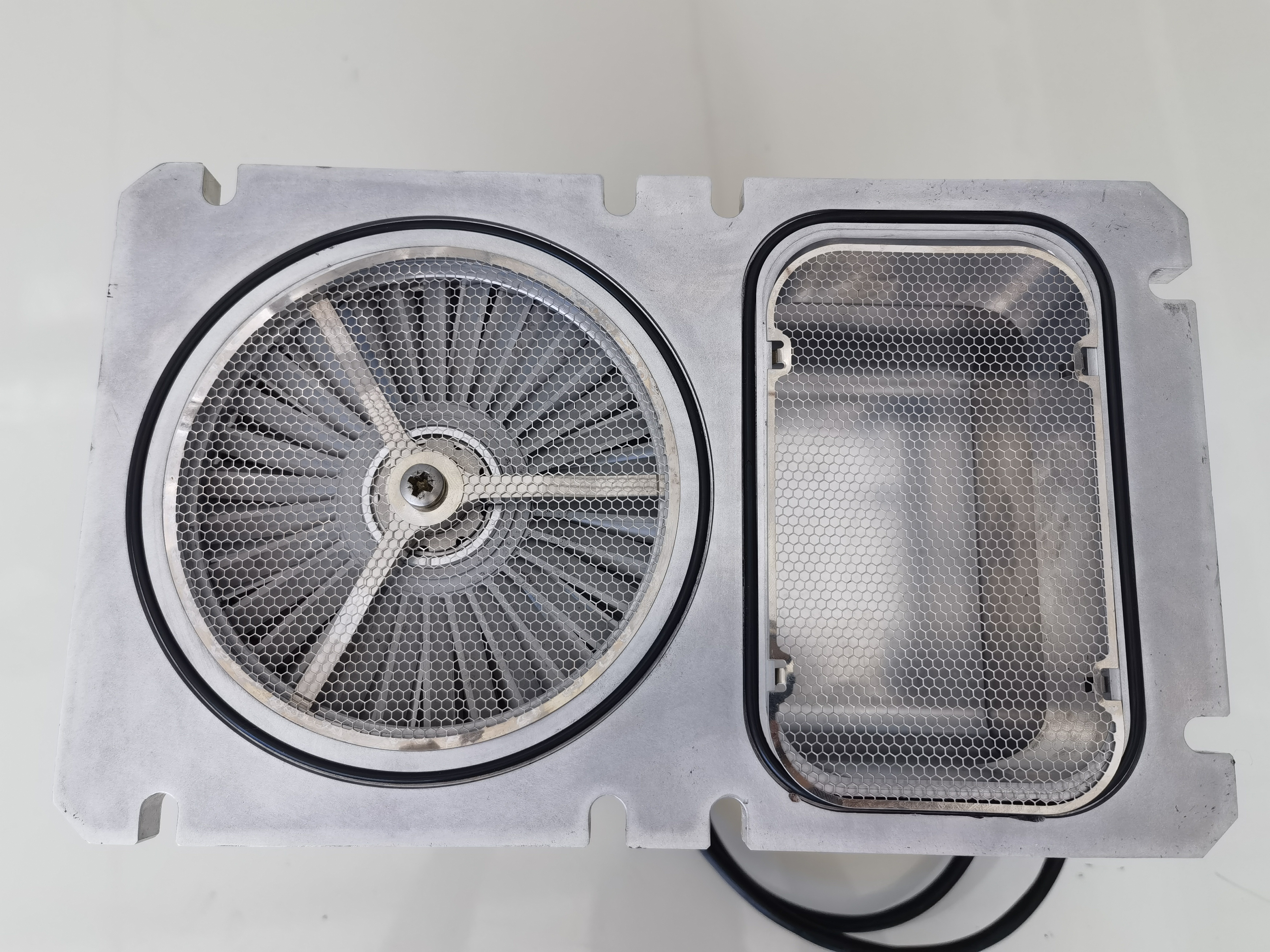 Edwards NEXT 300200D vertical turbomolecular