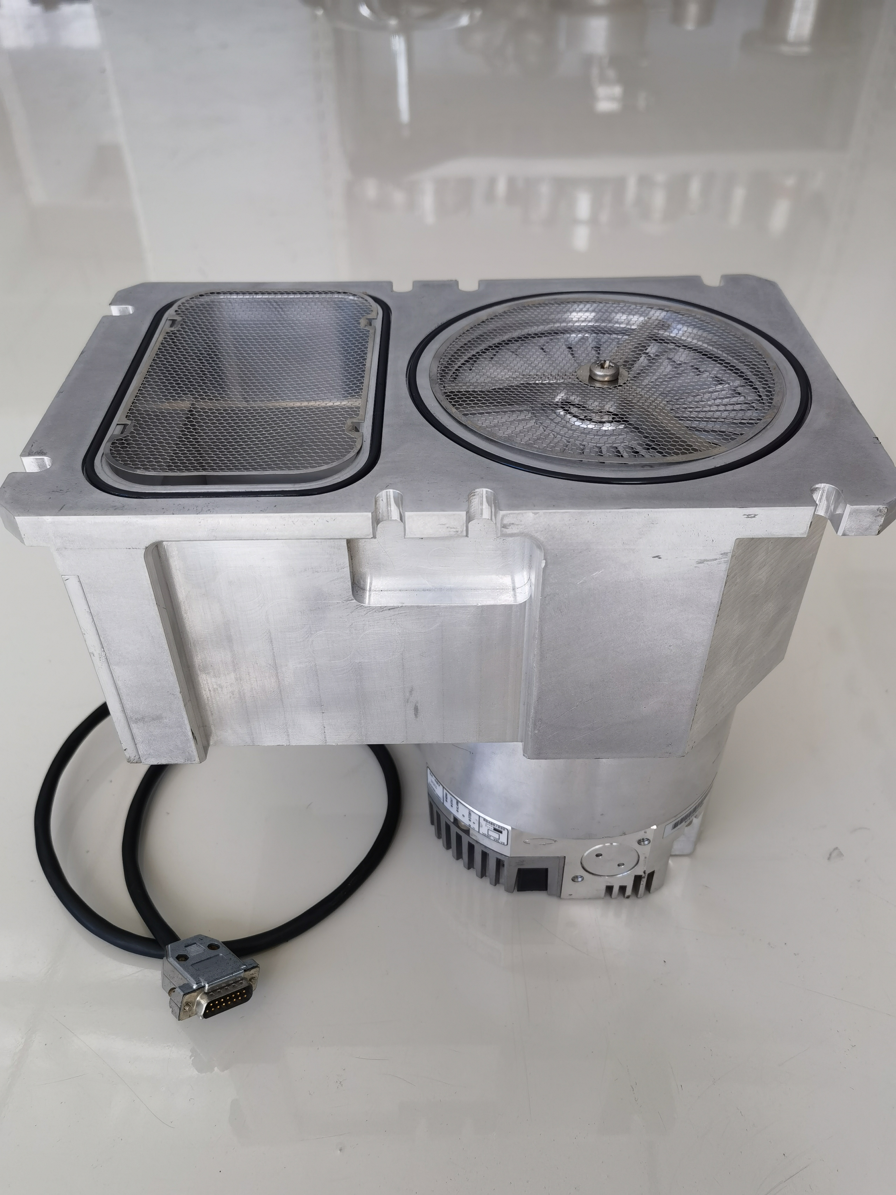 Edwards NEXT 300200D vertical turbomolecular