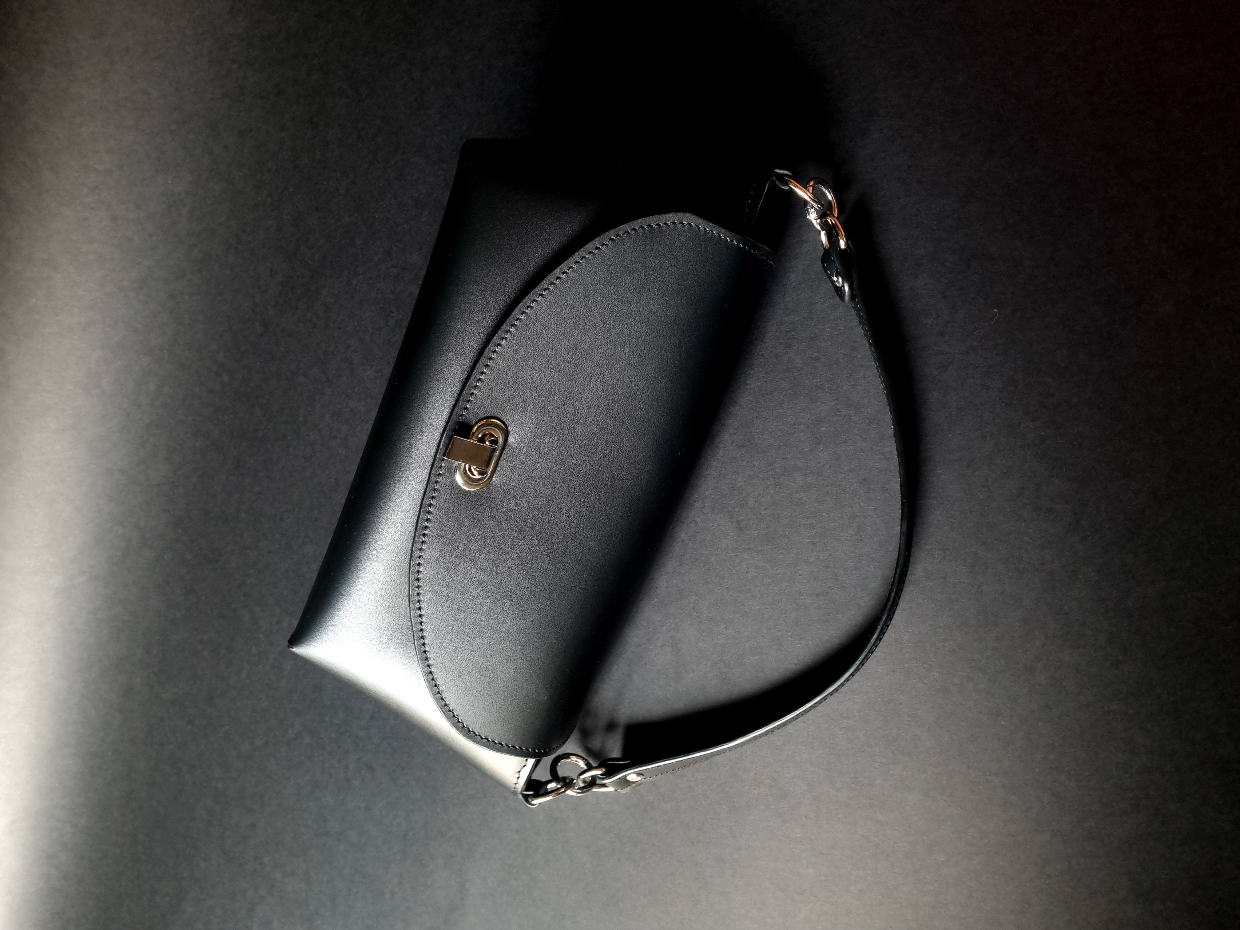 Minimal Flap Leather Bag with Turn Lock