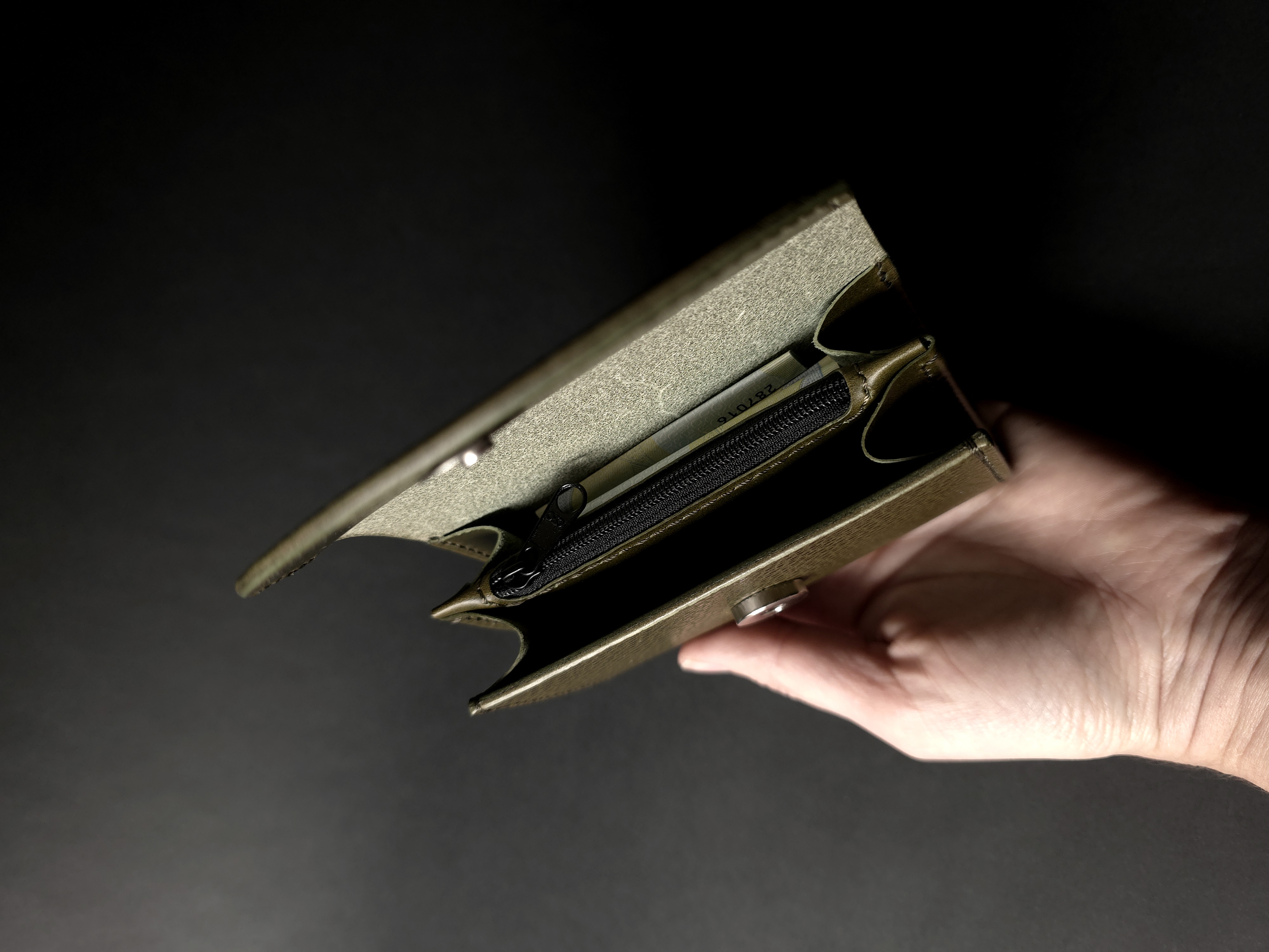 Buttero Hatch Leather Flap Wallet with Magnetic Closure