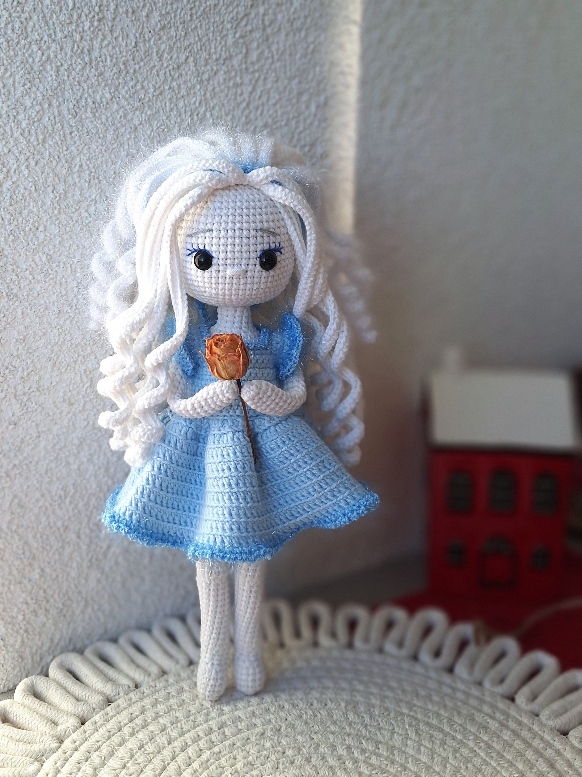 Lėlytė Kalėdų Angelas nėrimo vąšeliu aprašymas