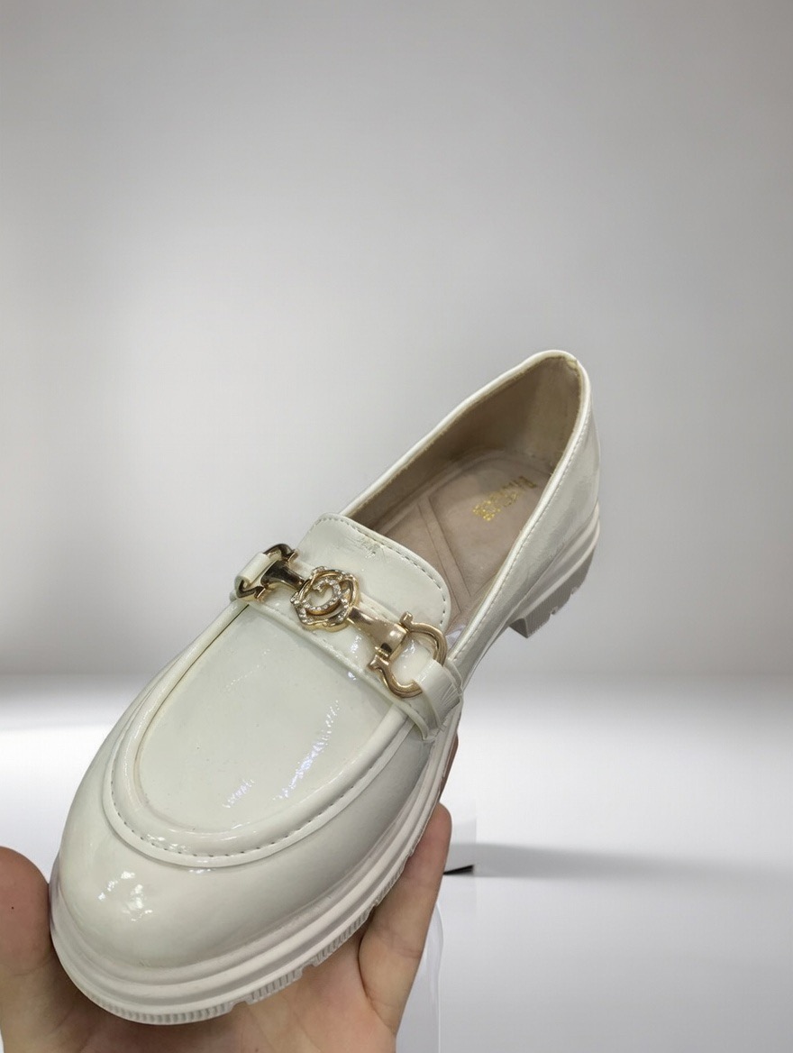 Mocassin blanc verni femme