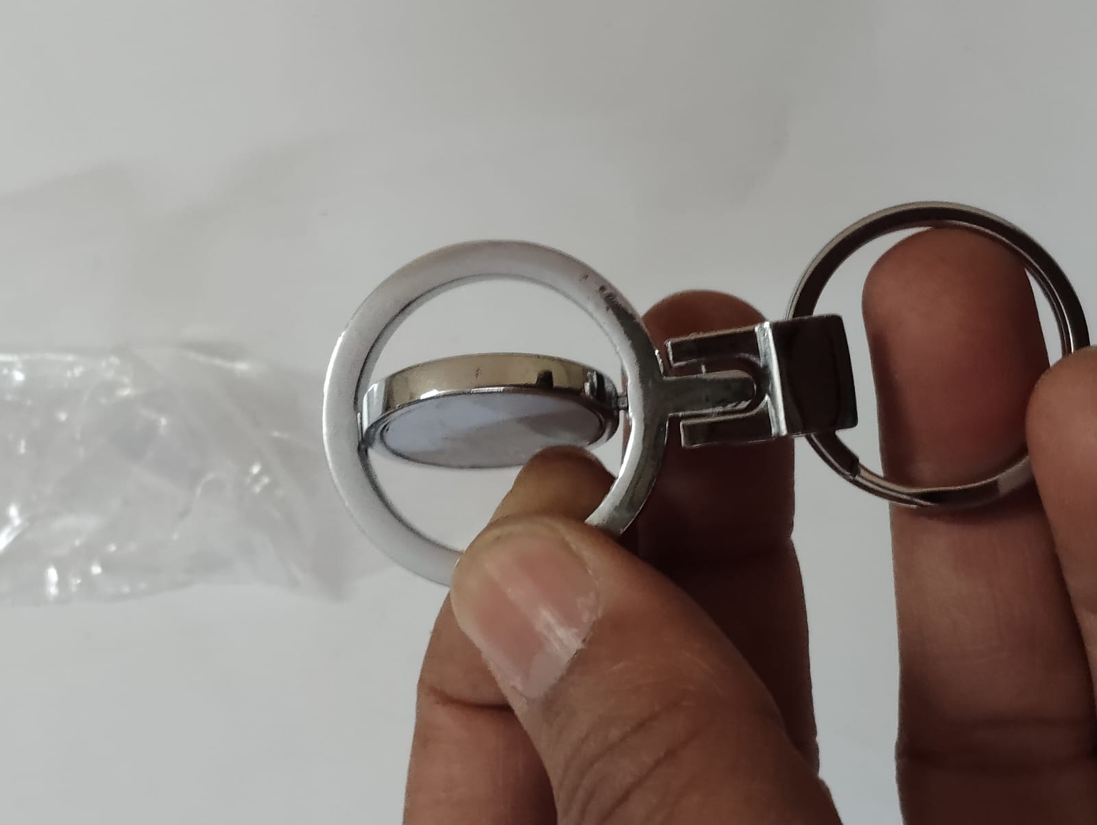 Metal Rotating Keychain
