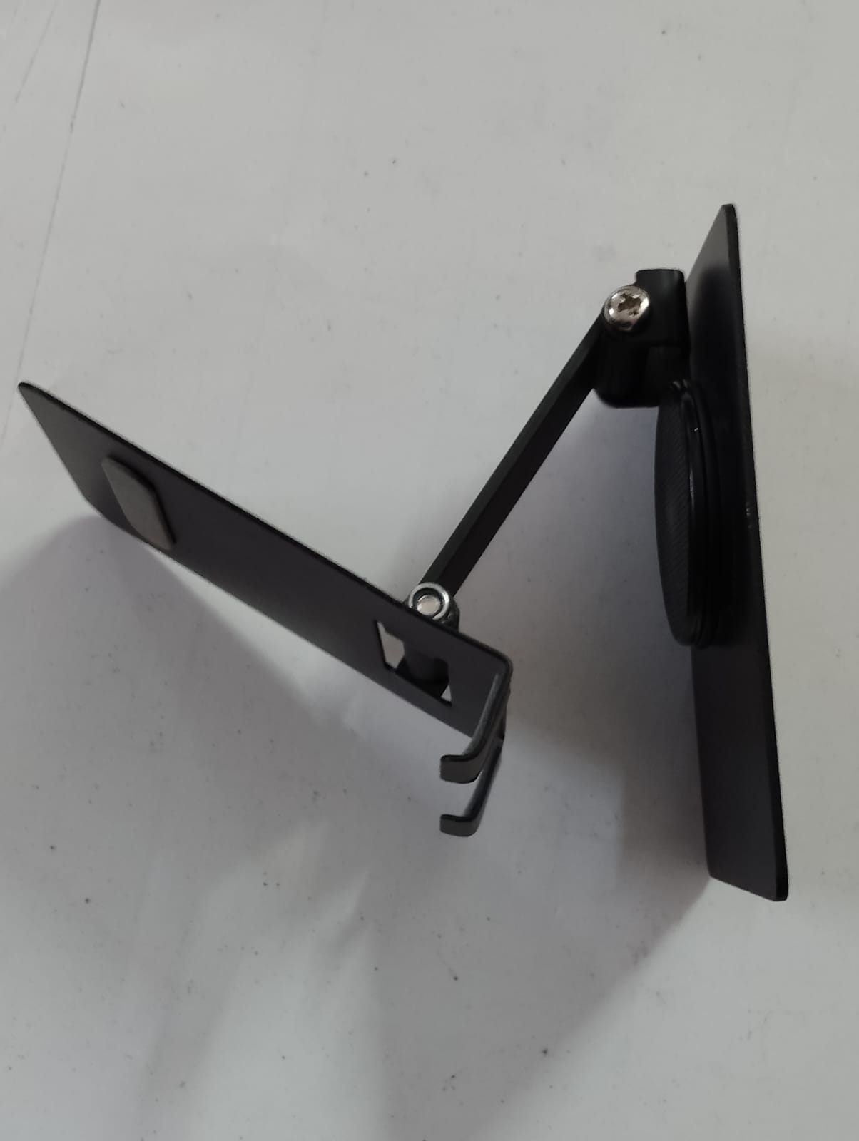 Adjustable Metal Mobile Holder