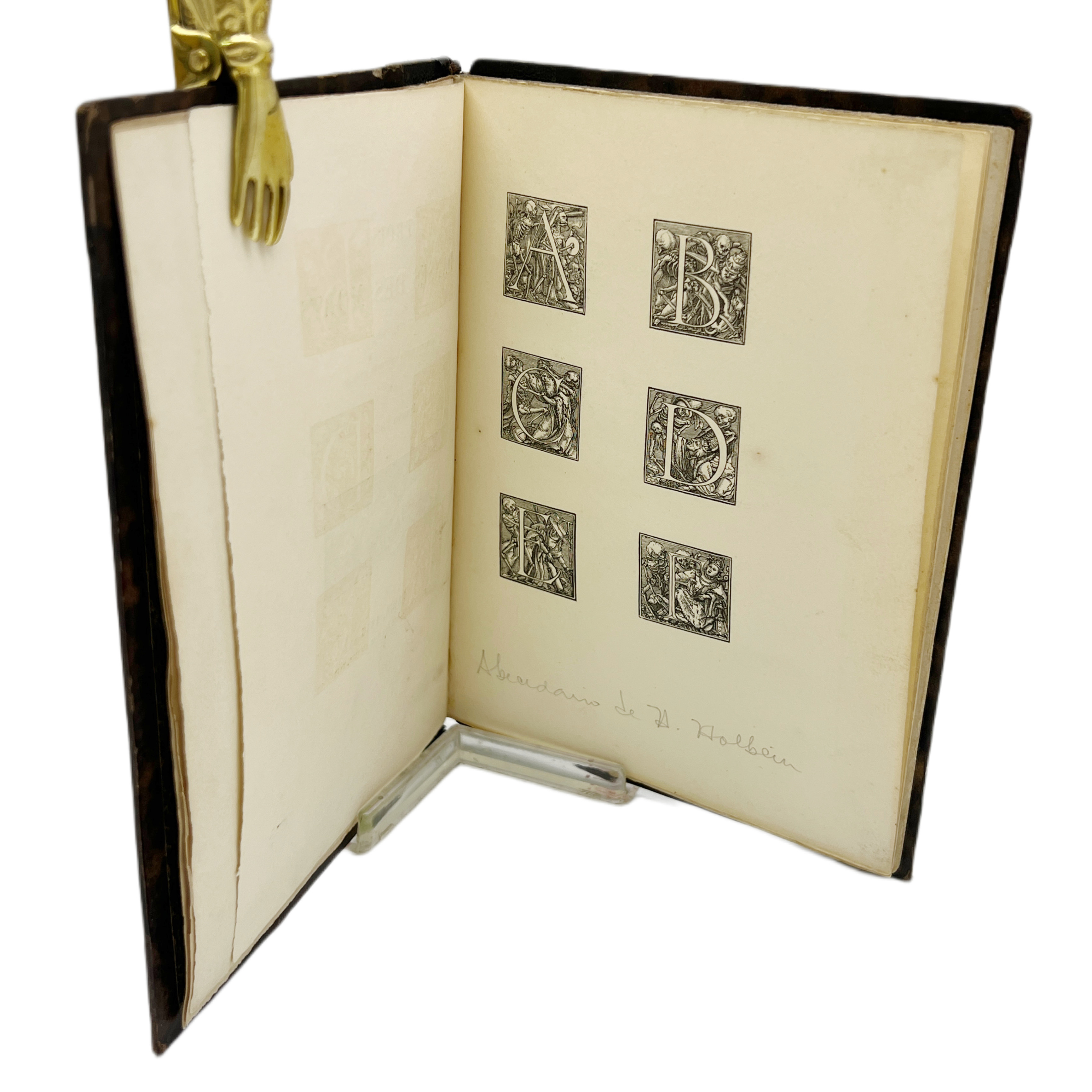 TROIS DANSES DES MORTS (SOIXANTE-DOUZE GRAVURES EN BOIS)