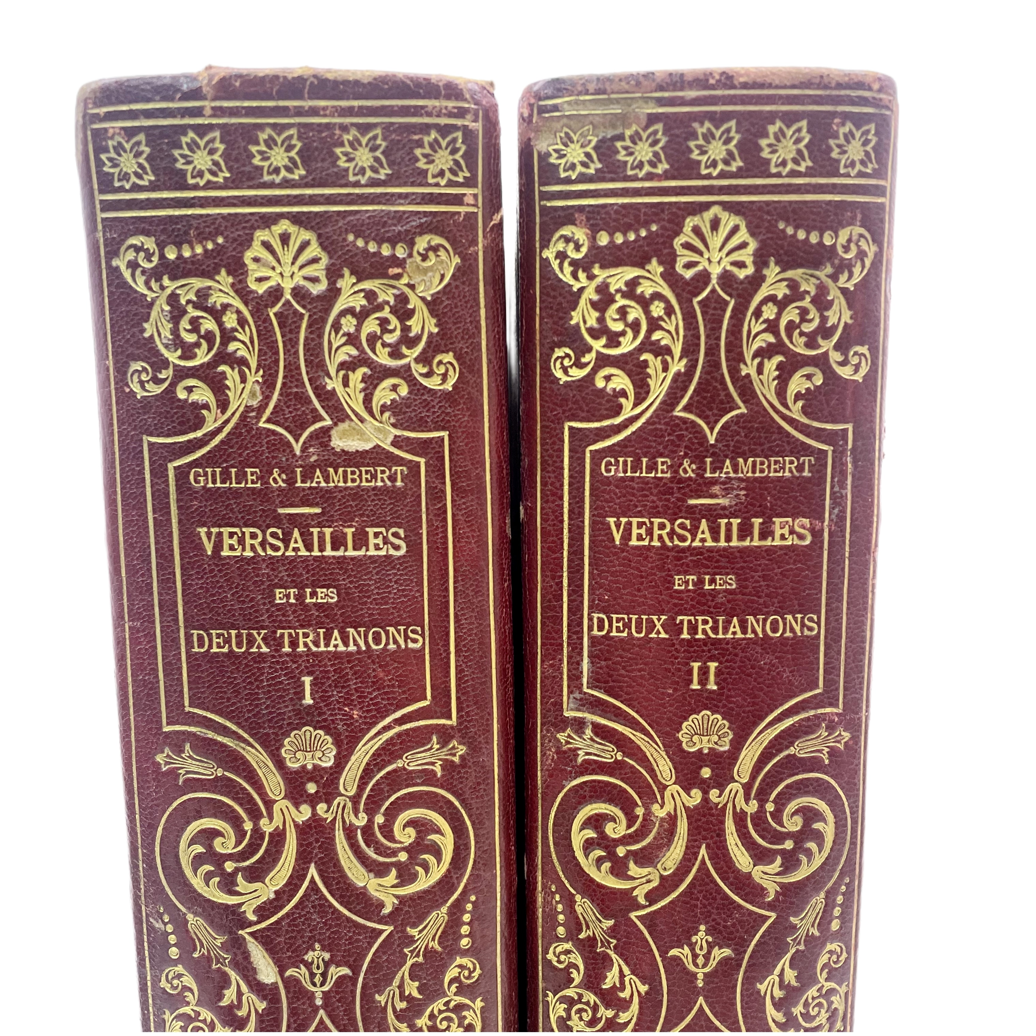 VERSAILLES ET LES DEUX TRIANONS. RELEVES ET DESSINS PAR MARCEL LAMBERT (ARCHITECTE DES DOMAINES DE VERSAILLES ET DES TRIANONS)