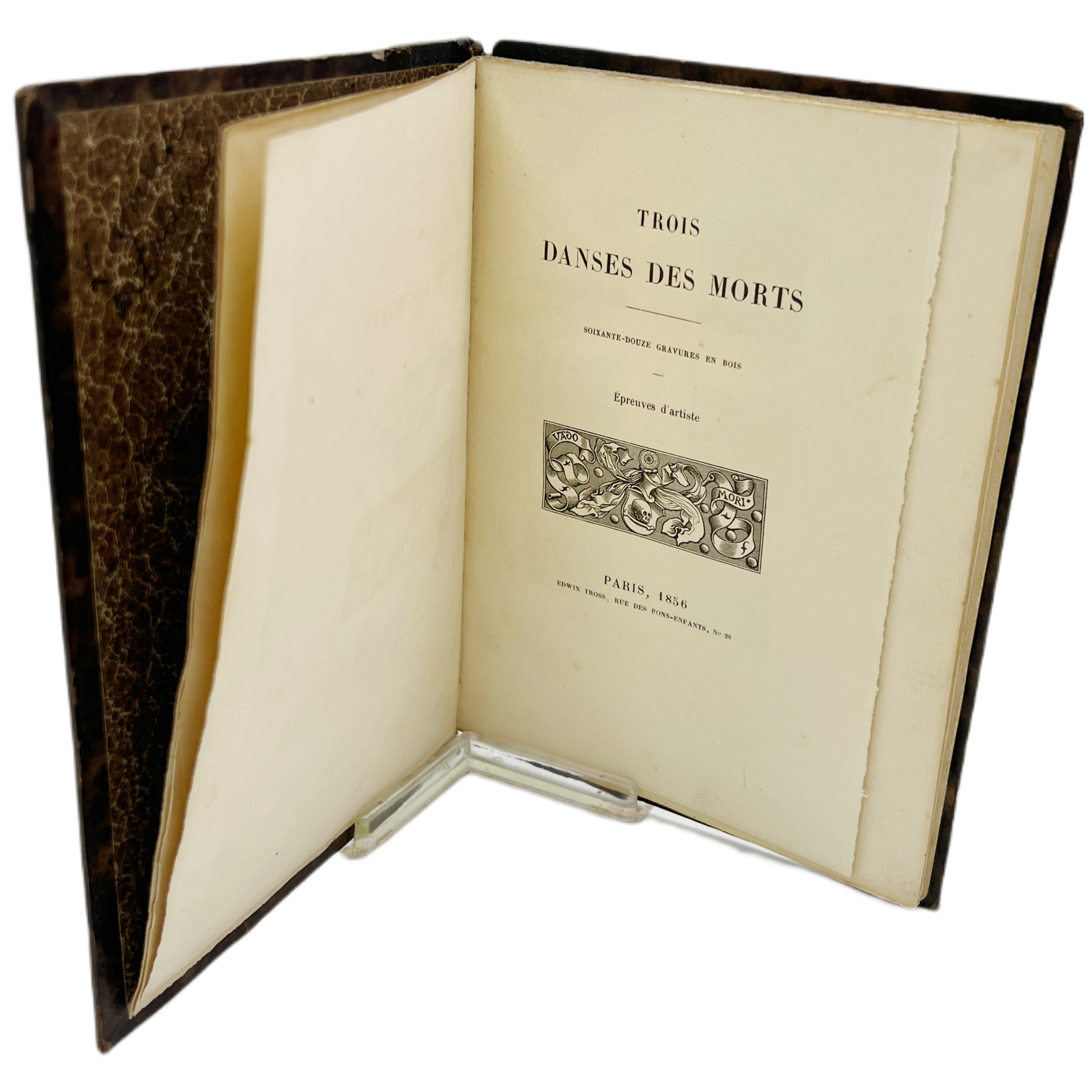 TROIS DANSES DES MORTS (SOIXANTE-DOUZE GRAVURES EN BOIS)