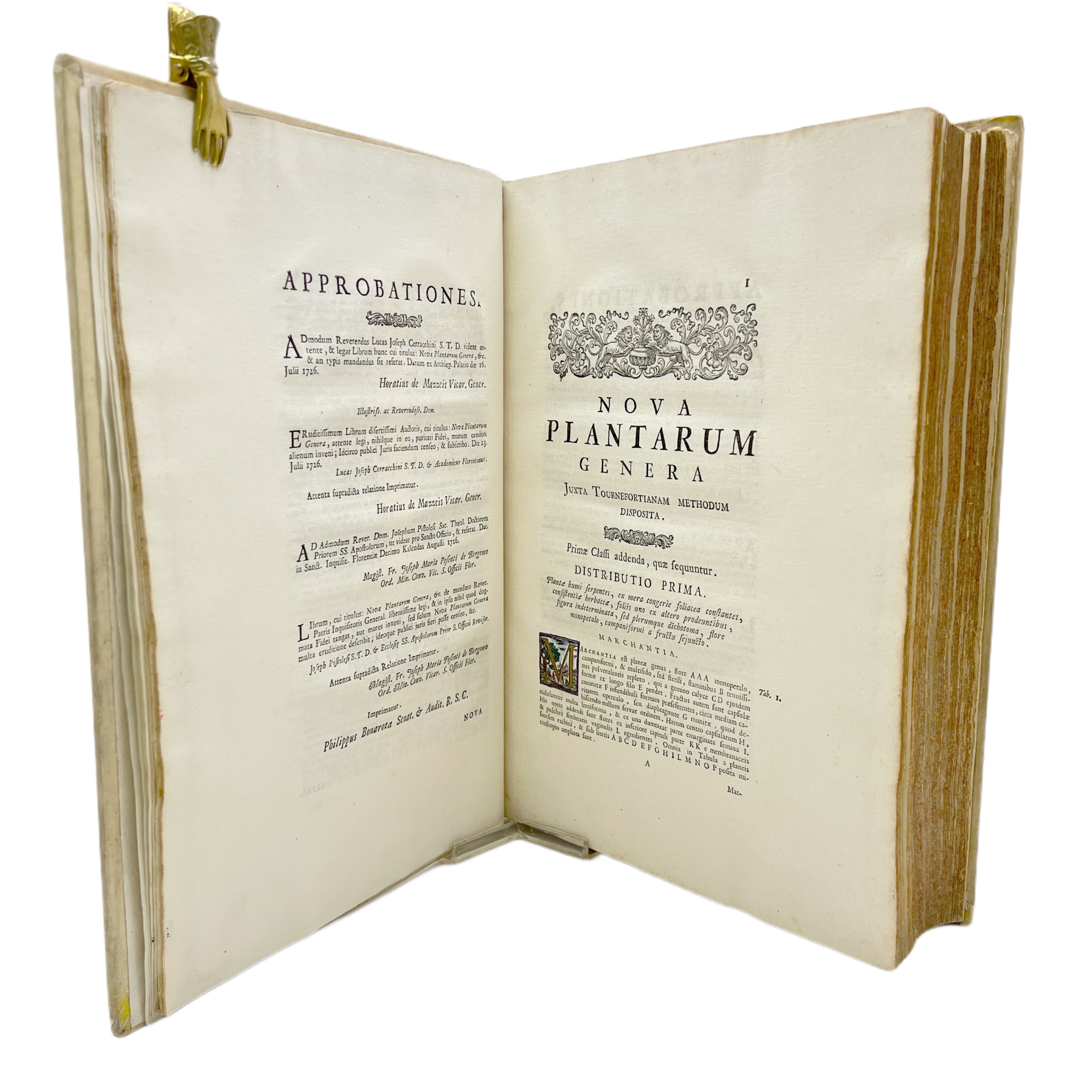 NOVA PLANTARUM GENERA IUXTA TOURNEFORTII METHODUM DISPOSITA QUIBUS PLANTAE MDCCCC RECENSENTUR, SCILICET FERE MCCCC NONDUM OBSERVATAE, RELIQUAE SUIS SEDIBUS RESTITUTAE; QUARUM VERO FIGURAM EXHIBERE VISUM FUIT, EAE AD DL AENEIS TABULIS CVIII. GRAPHICE