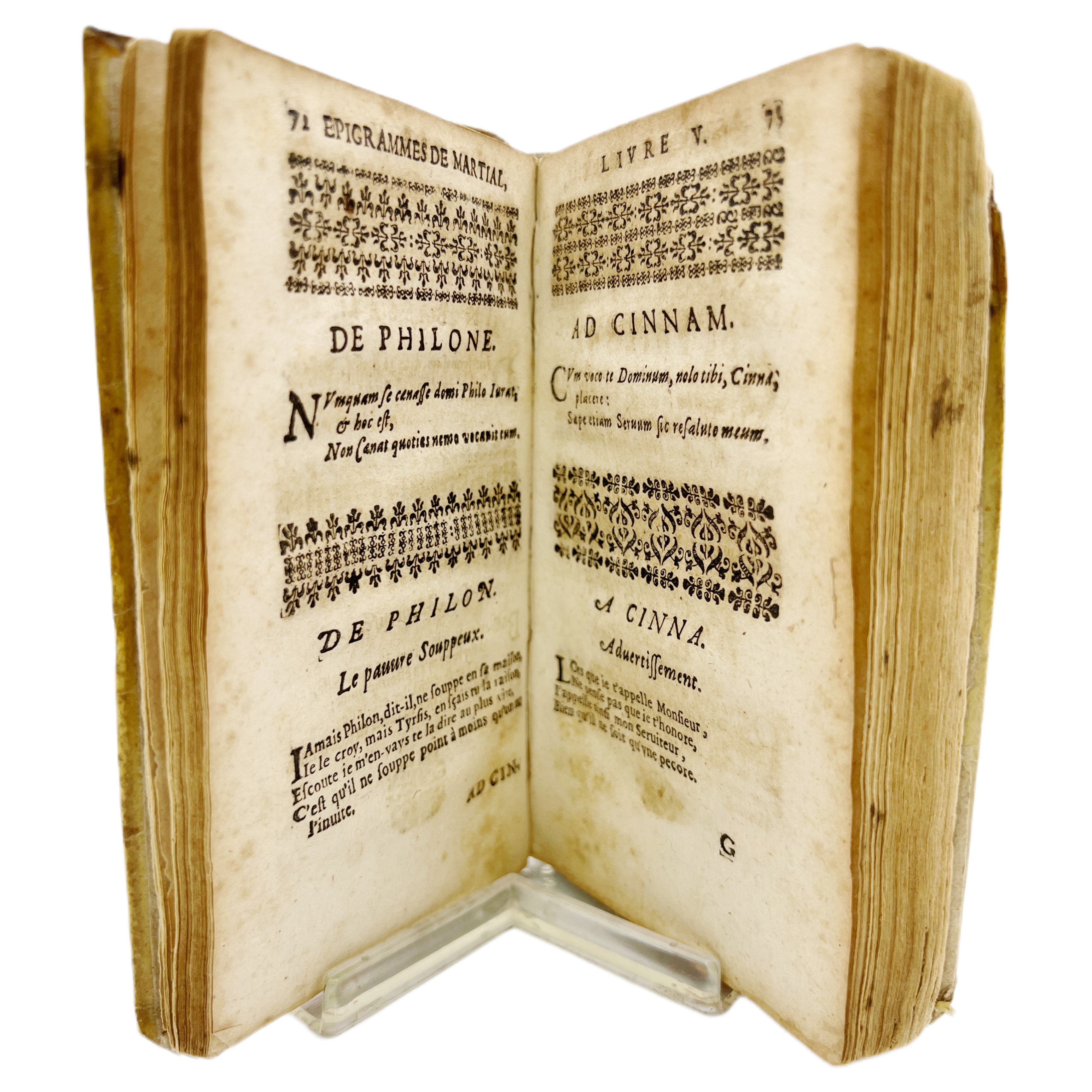 RECÜEIL D EPIGRAMMES DES PLUS FAMEUX POËTES LATINS. MIS EN VERS FRANÇOIS.