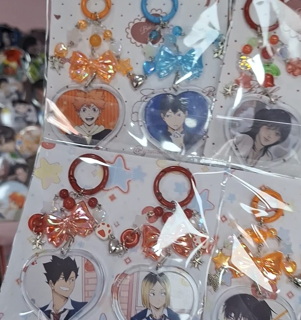 Set de llaveros anime decorativos para compartir