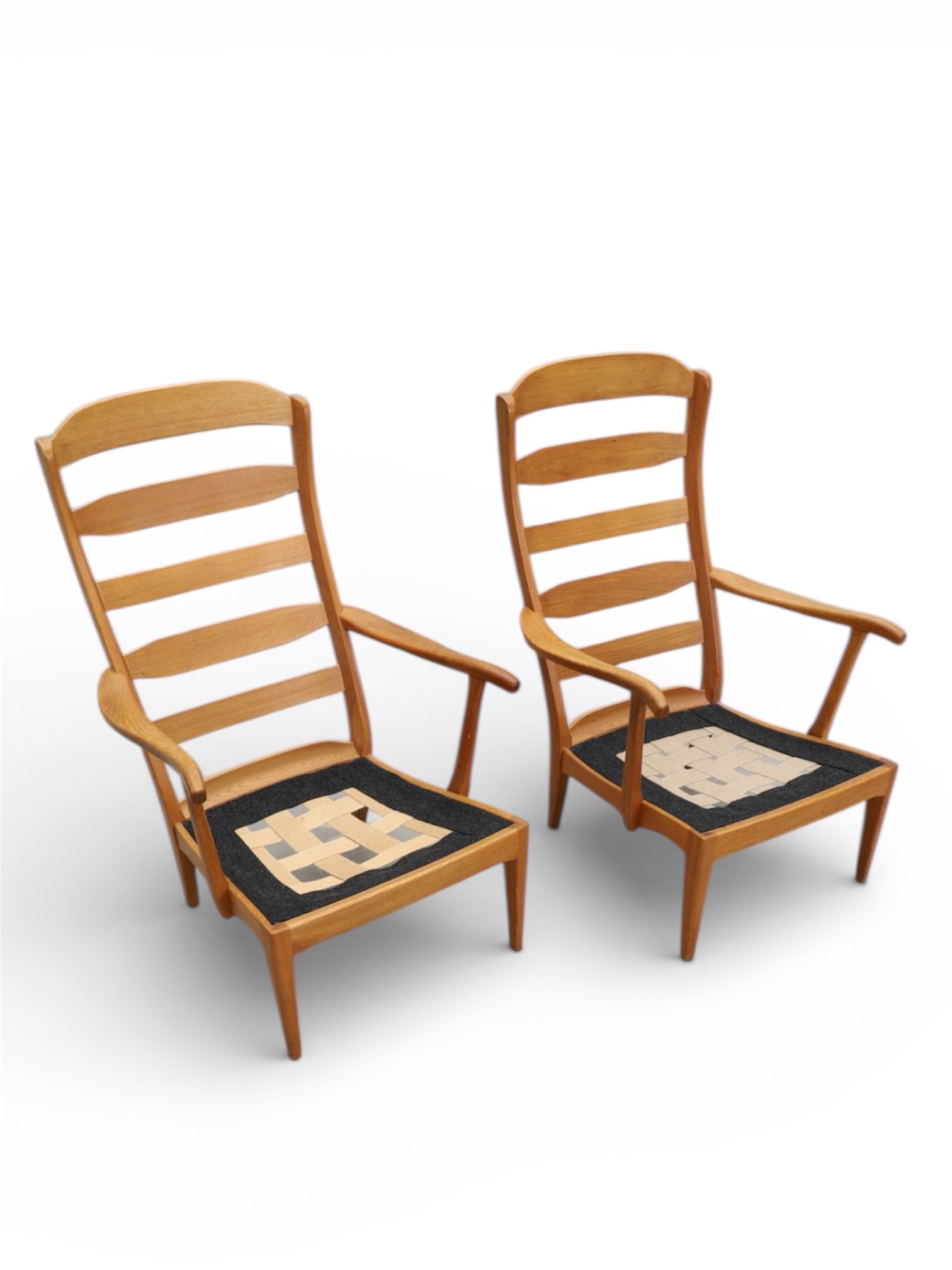 Carl Malmsten Mid- Century ‘Stora Fjäderbrickan’ Oak Lounge Armchairs