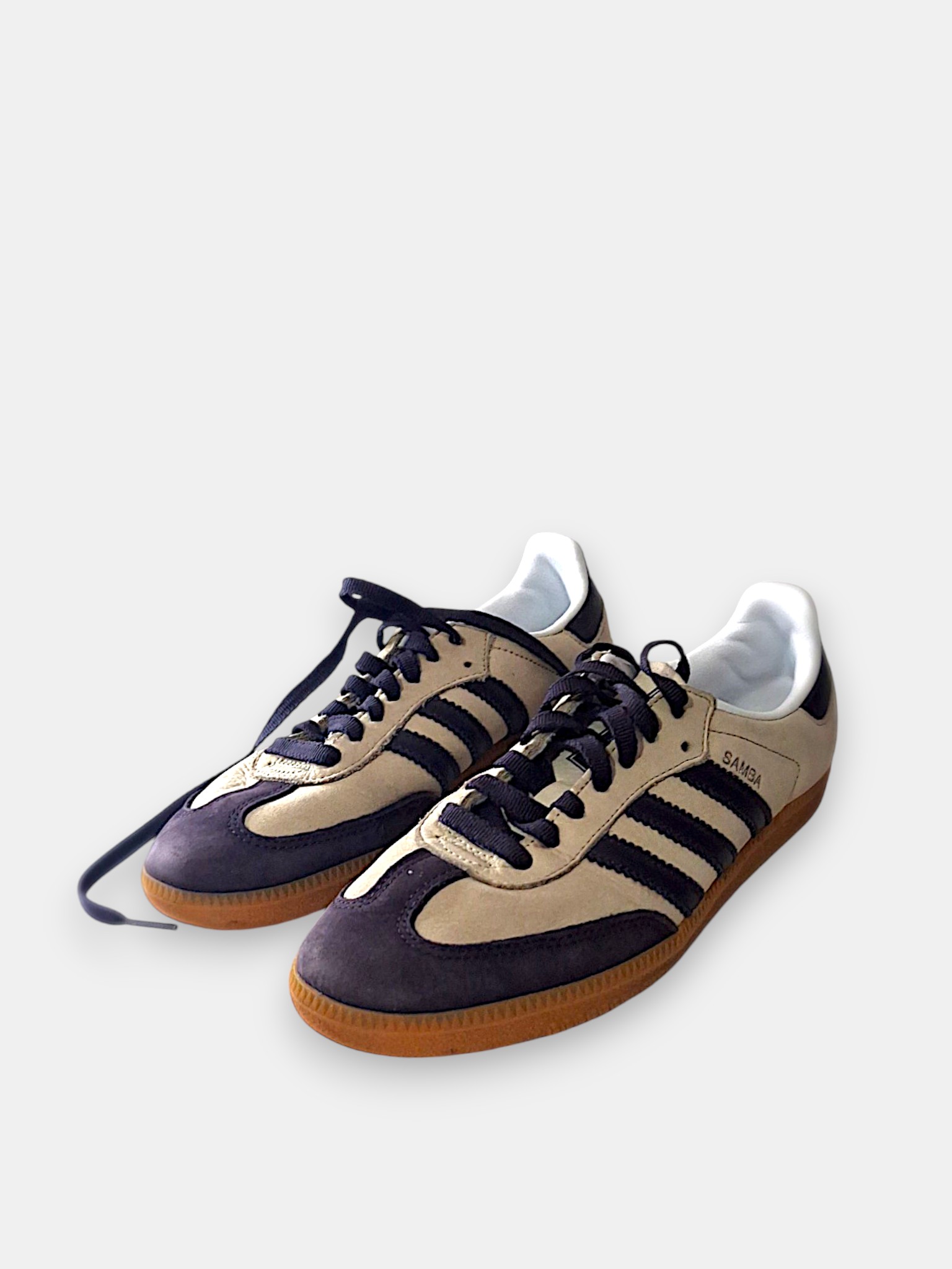 Ladies Pre-Owned Adidas Samba / Size 6