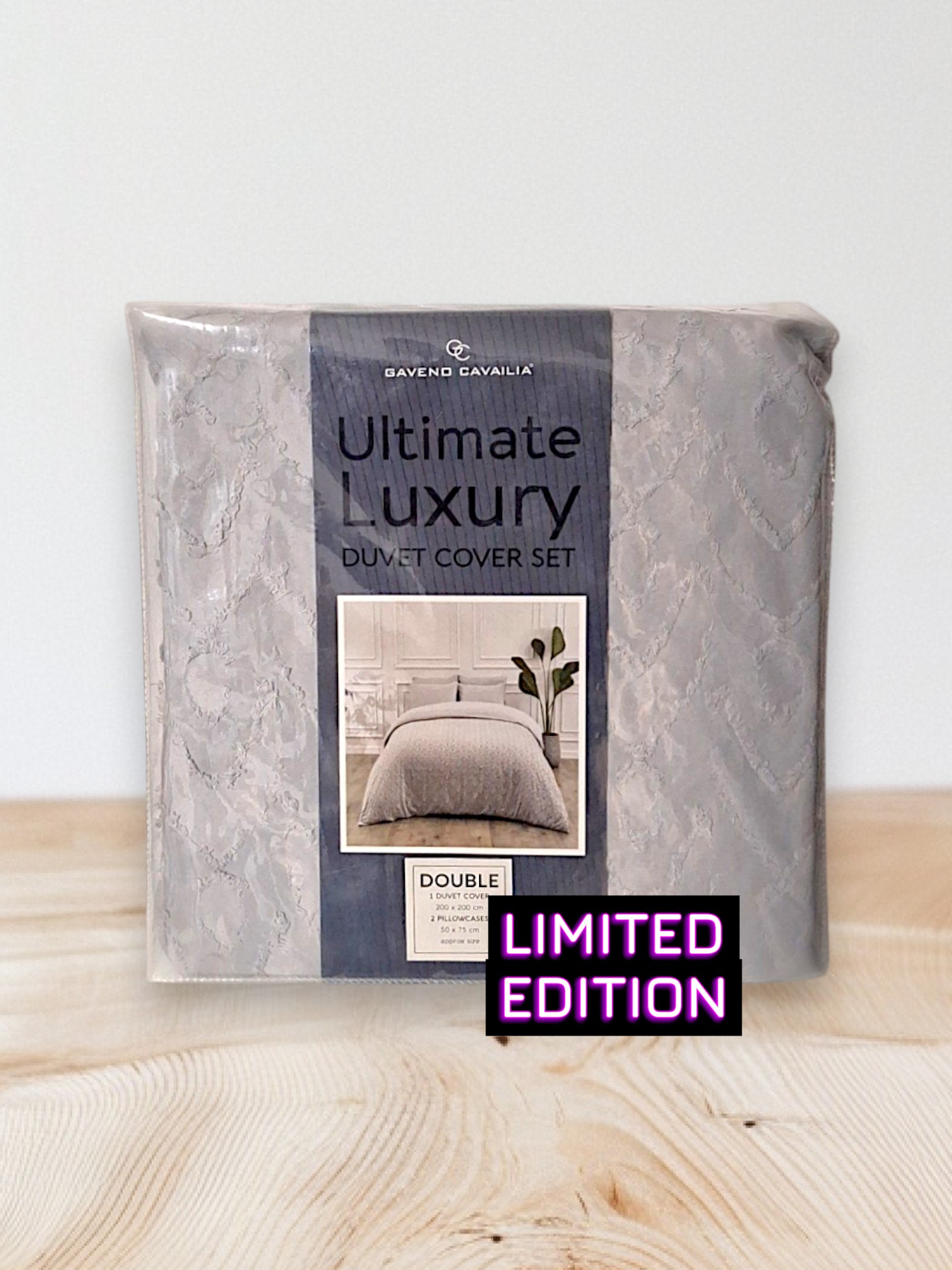 New Gaveno Cavalia Double Ultimate Luxury Duvet Set