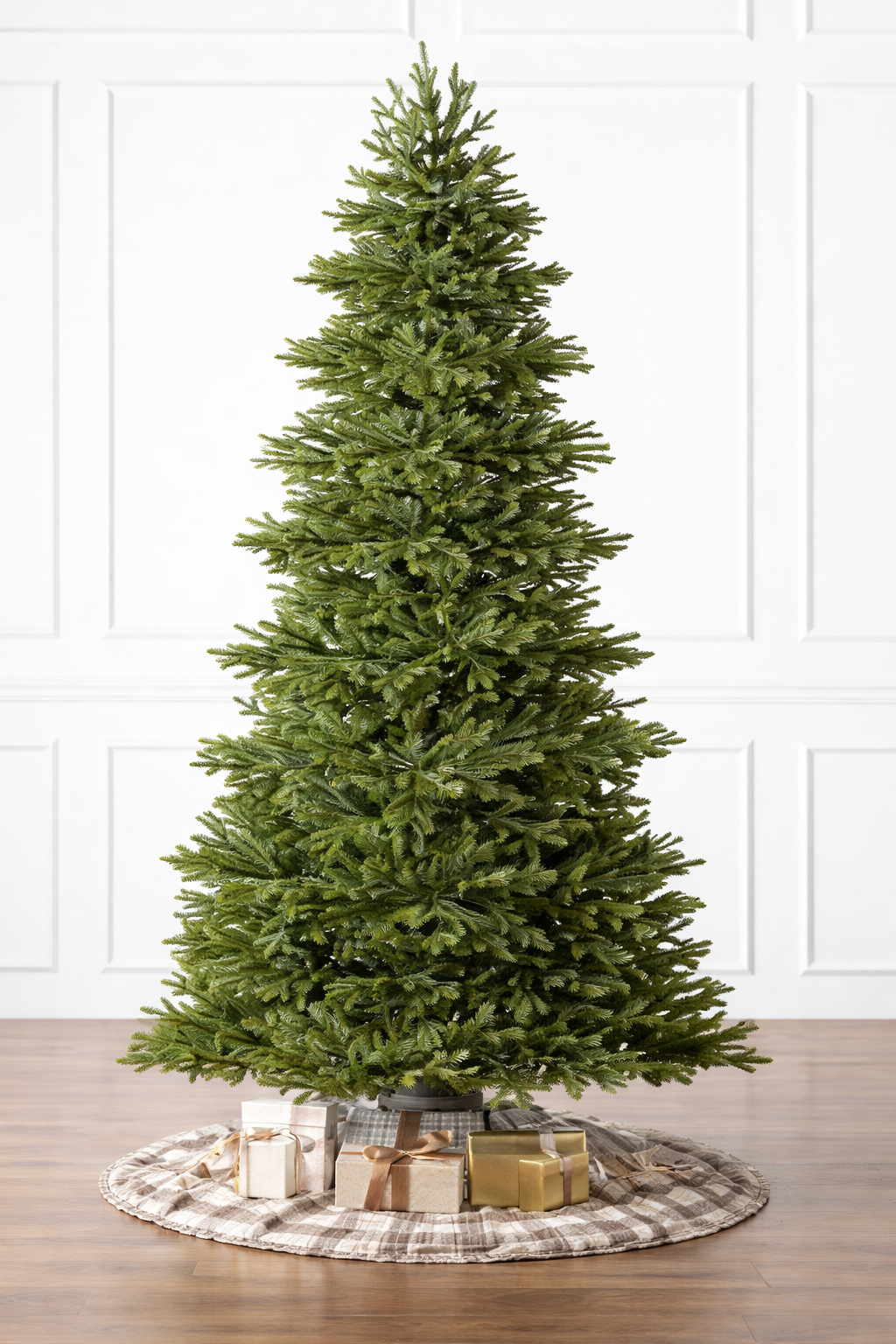 Balsam Hill Norway Spruce 6.5Ft Led Lit Christmas Tree 