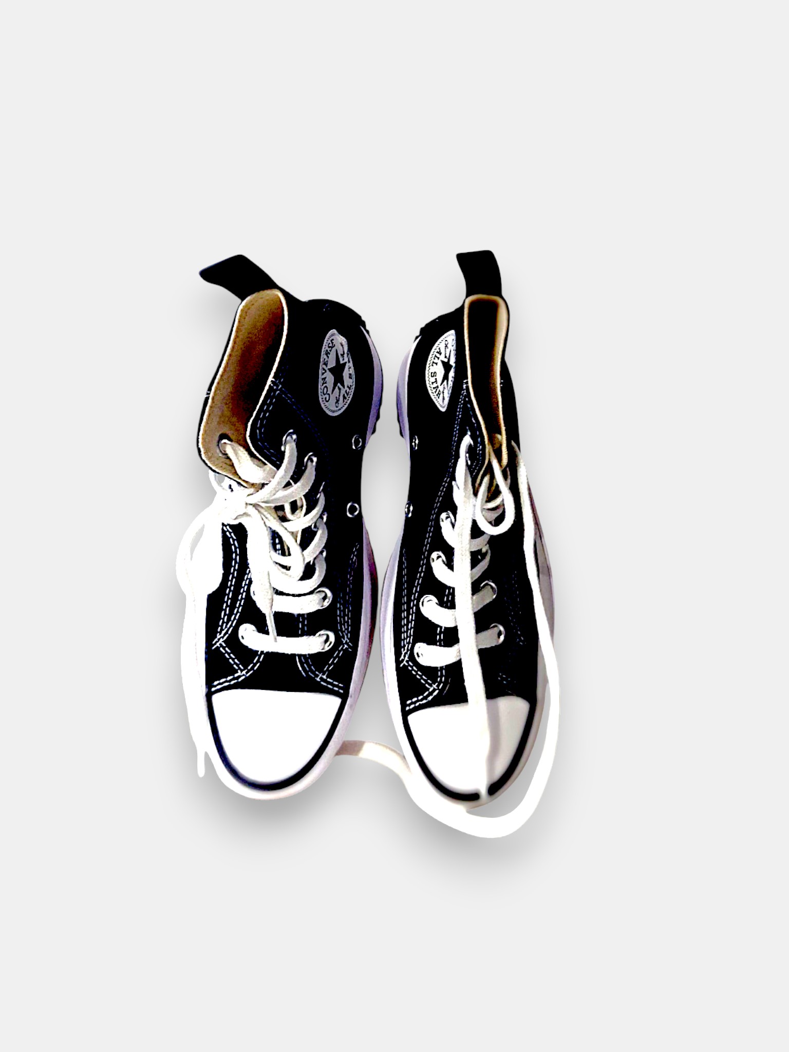 Converse Run Star Hike Platform Canvas High-Top Shoe In black and white