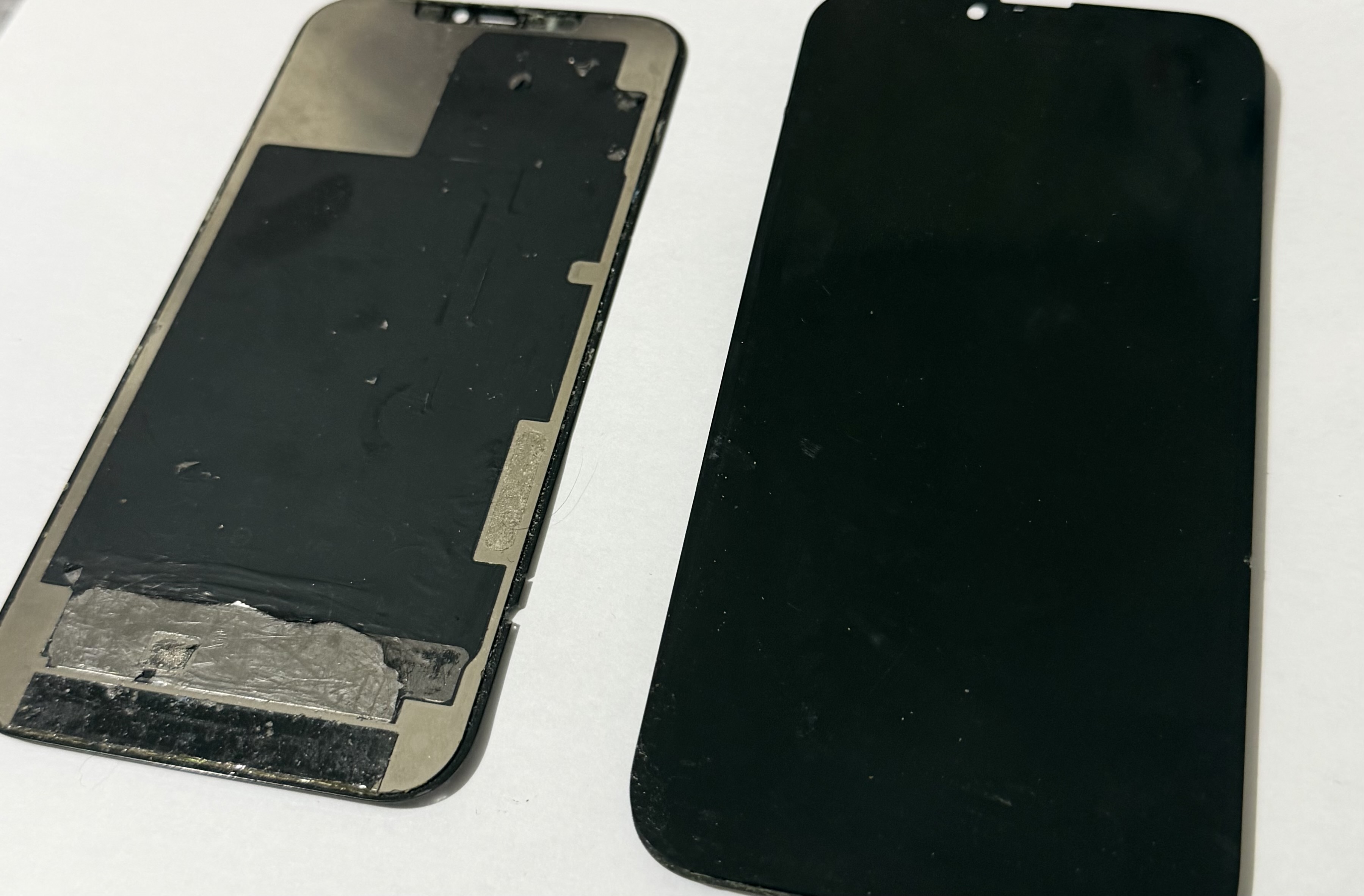 Servizio A: Prenotazione sostituzione schermo iPhone