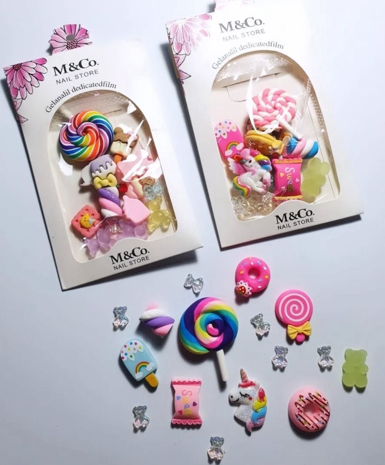 Decoraciones dulces para uñas