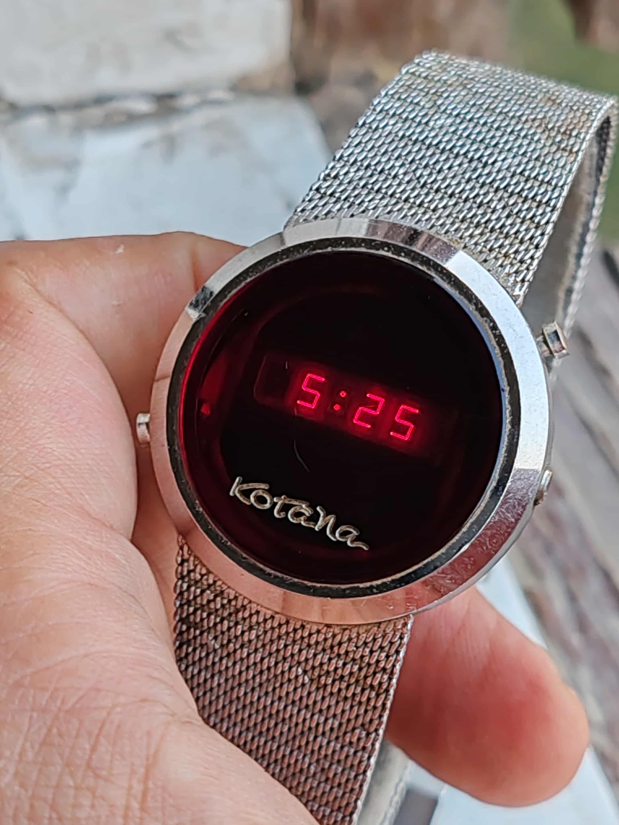 Kotelka LED Digital Watch