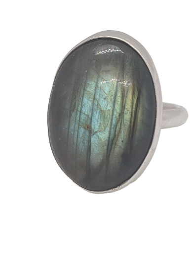 Large labradorite cabochon, set in sterling silver. Size M