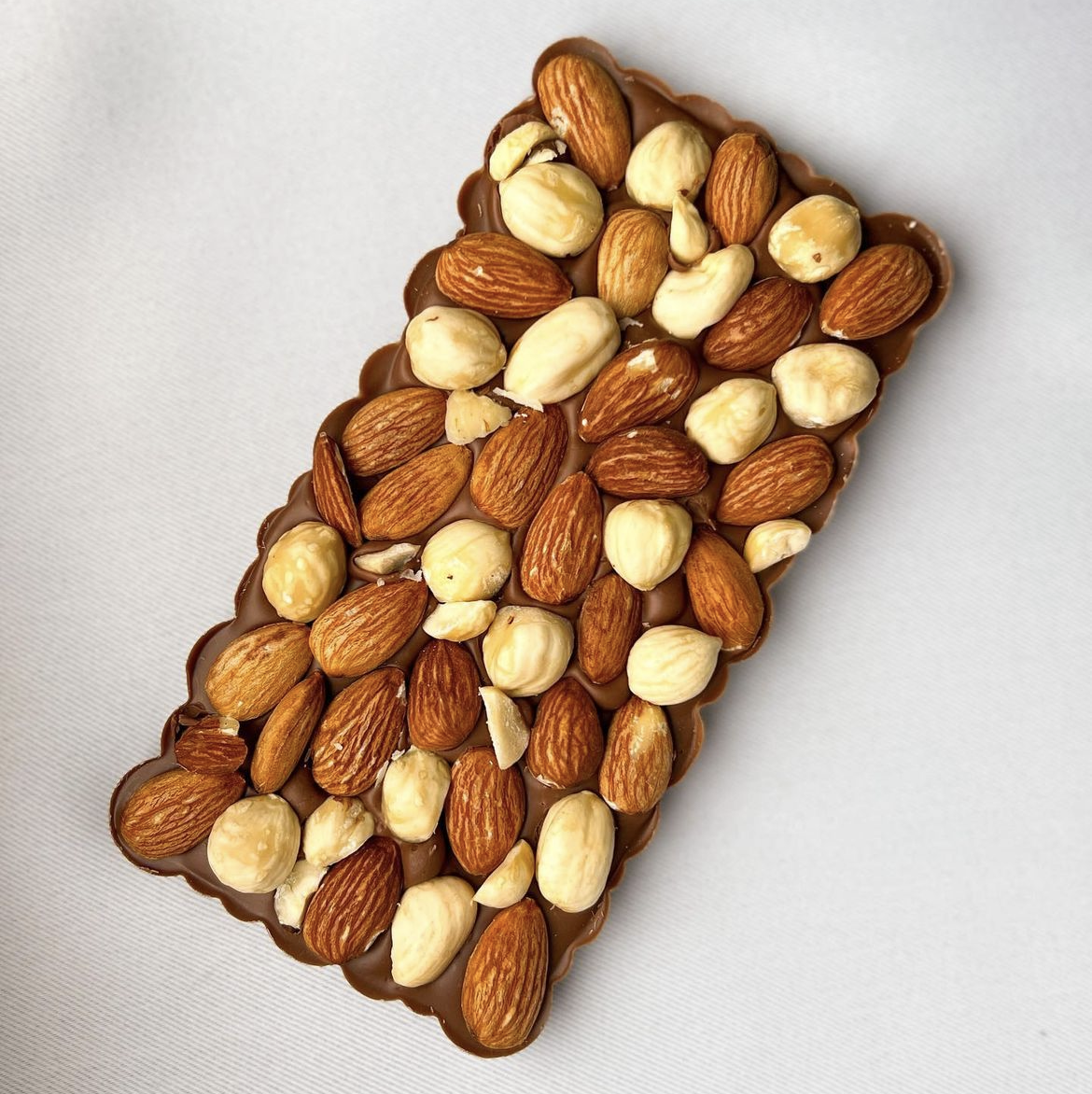 Nut & Berry Chocolate Bar