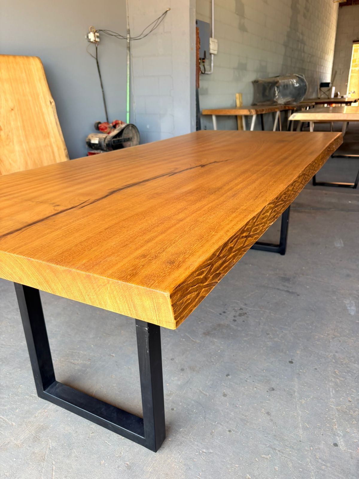 Mesa de Madeira Tatajuba Maciça  220x94