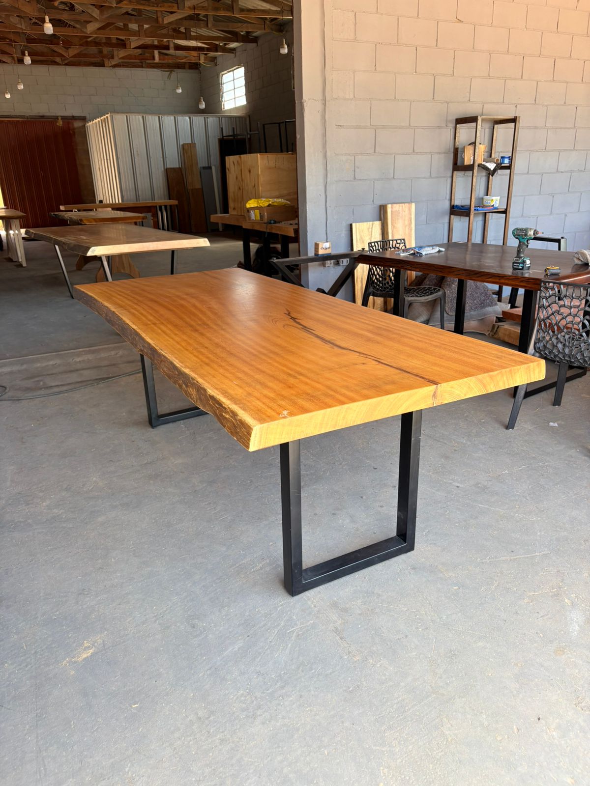 Mesa de Madeira Tatajuba Maciça  220x94