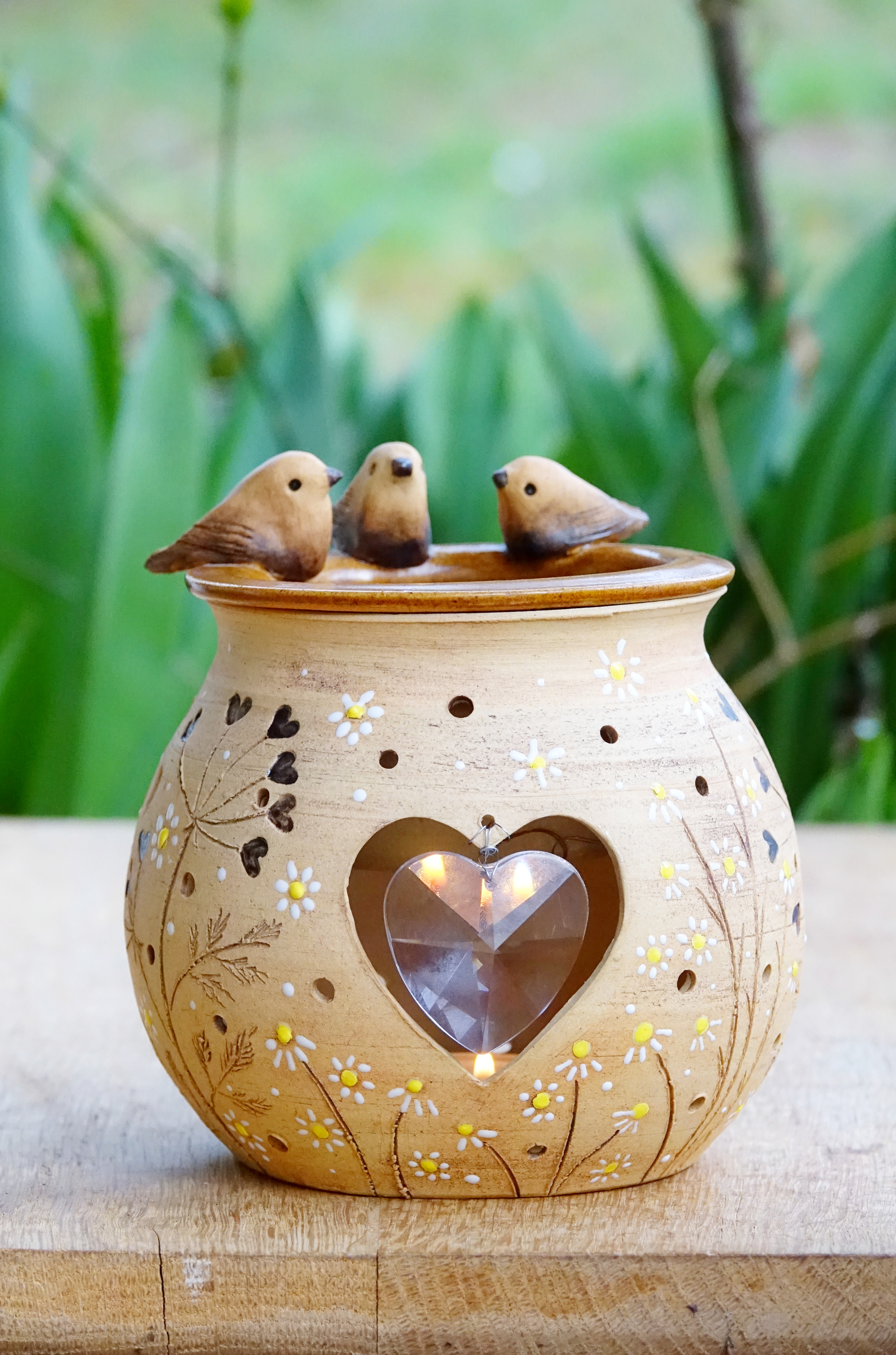 Ptáčci v lučním kvítí