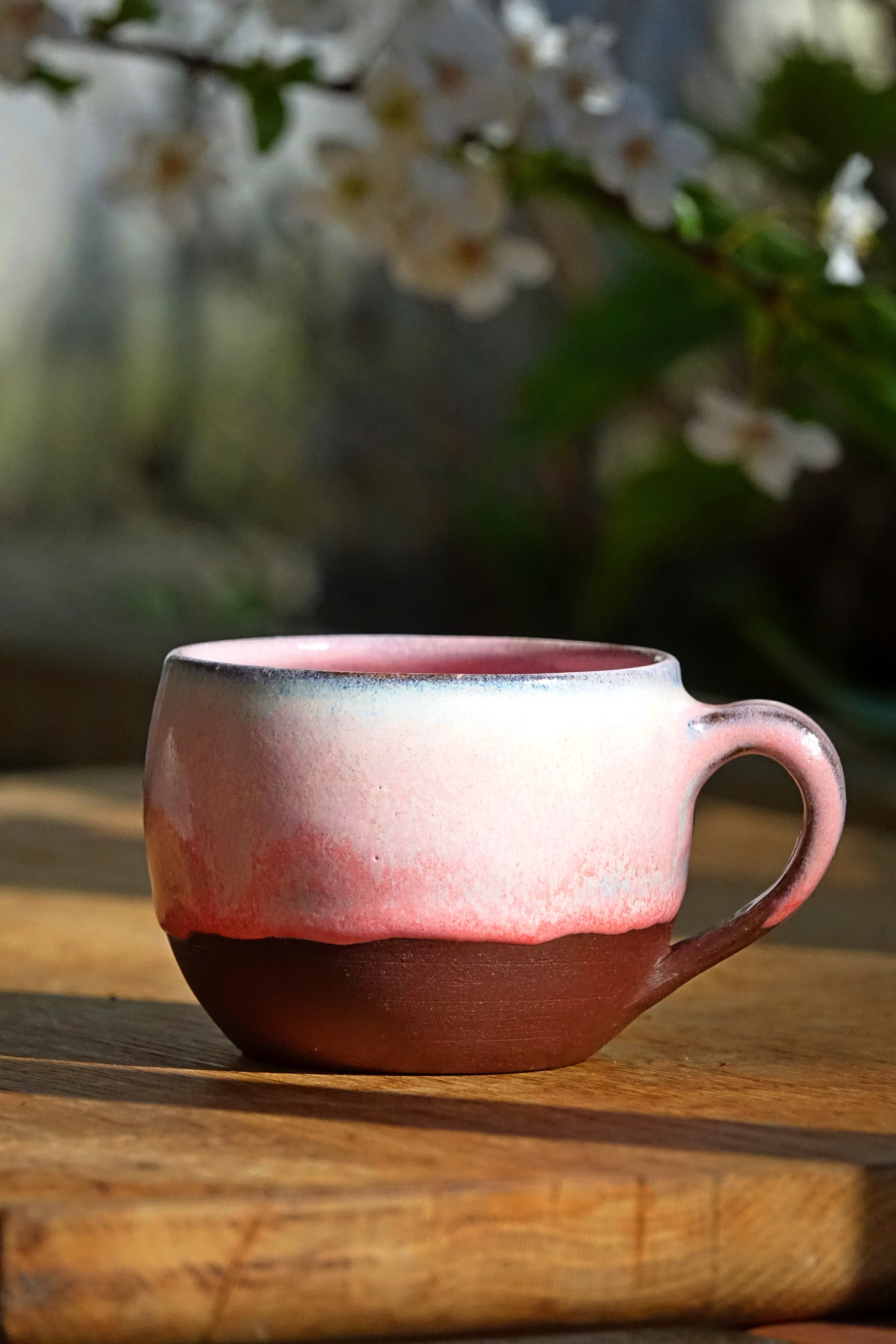 Červánkový hrneček z tmavé kameniny 250 ml