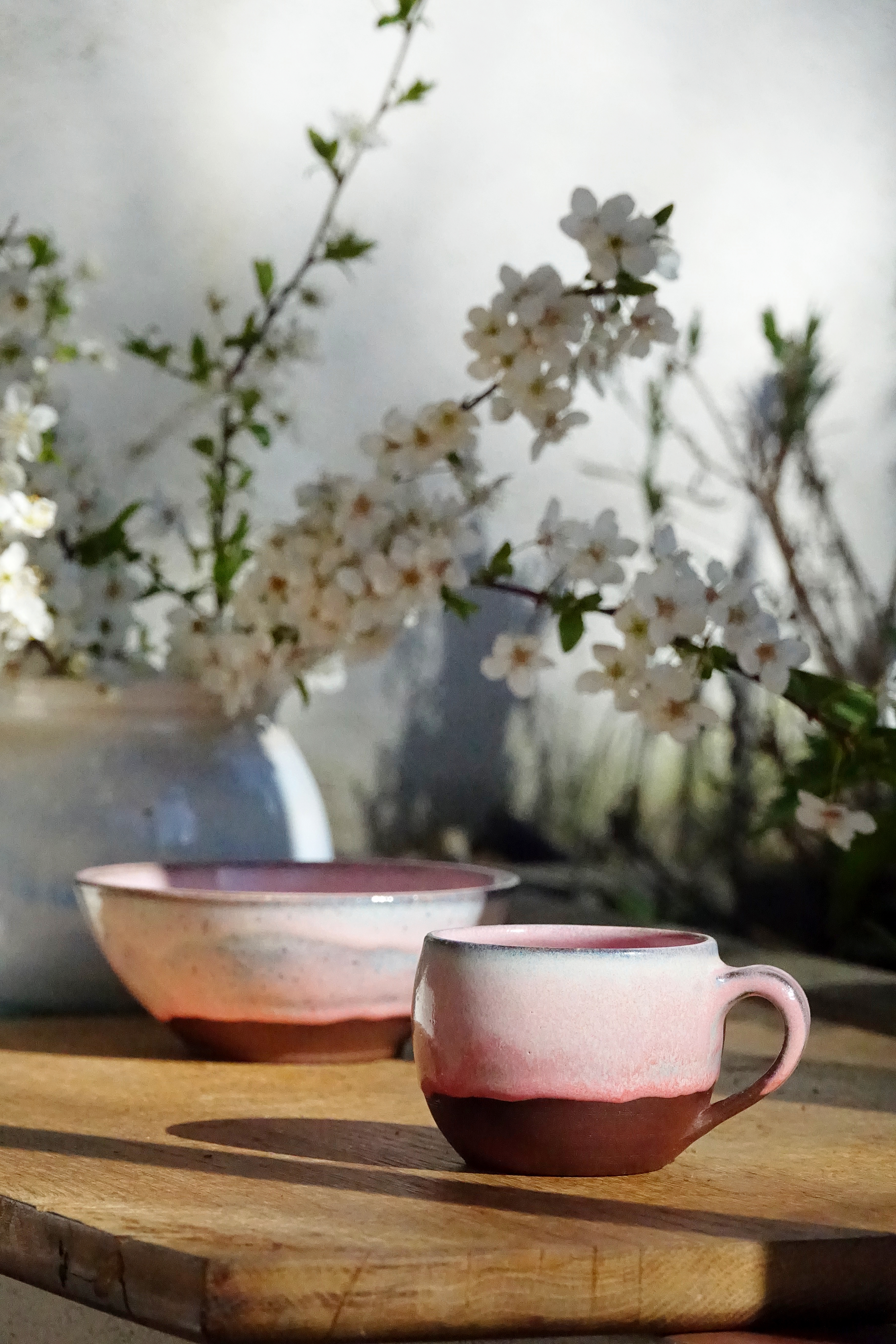 Červánkový hrneček z tmavé kameniny 250 ml