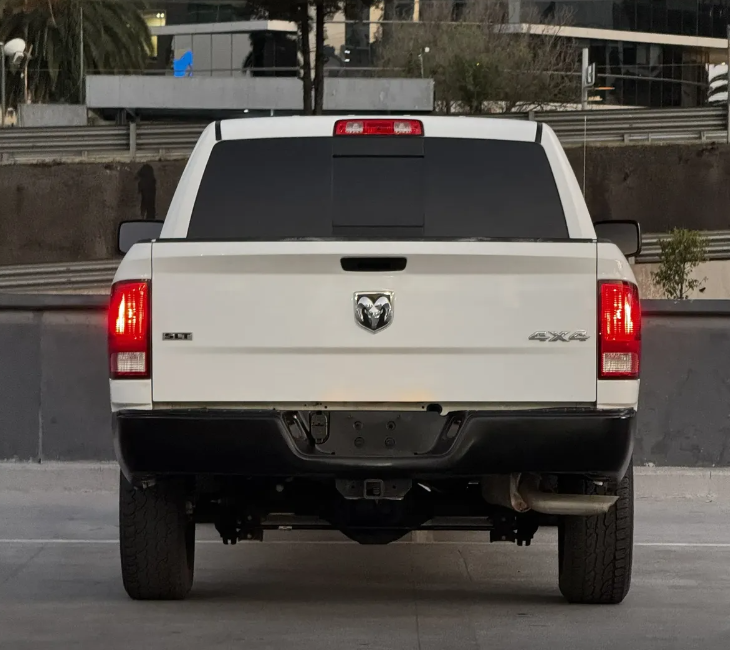 Dodge RAM 1500 Doble Cabina V6 4x4 2019 / 2020