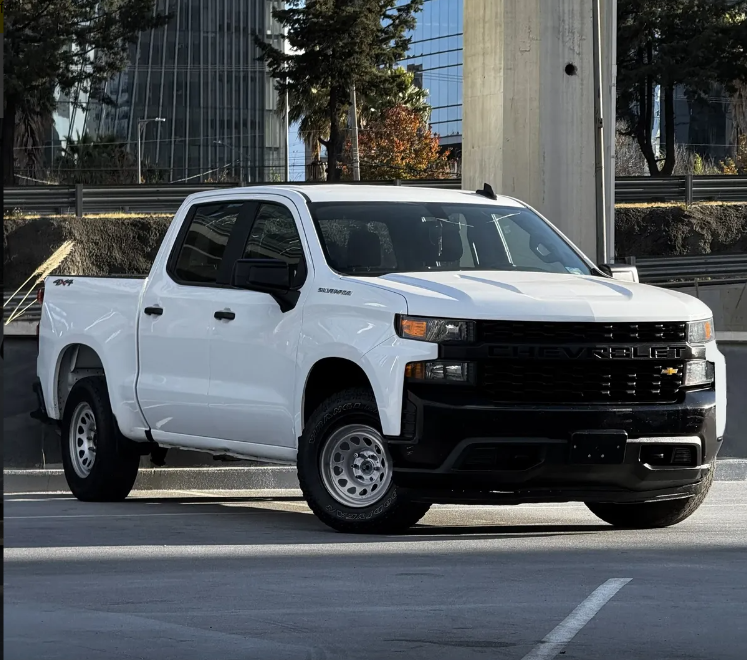 Chevrolet Silverado Doble Cabina V6 4x4 2020