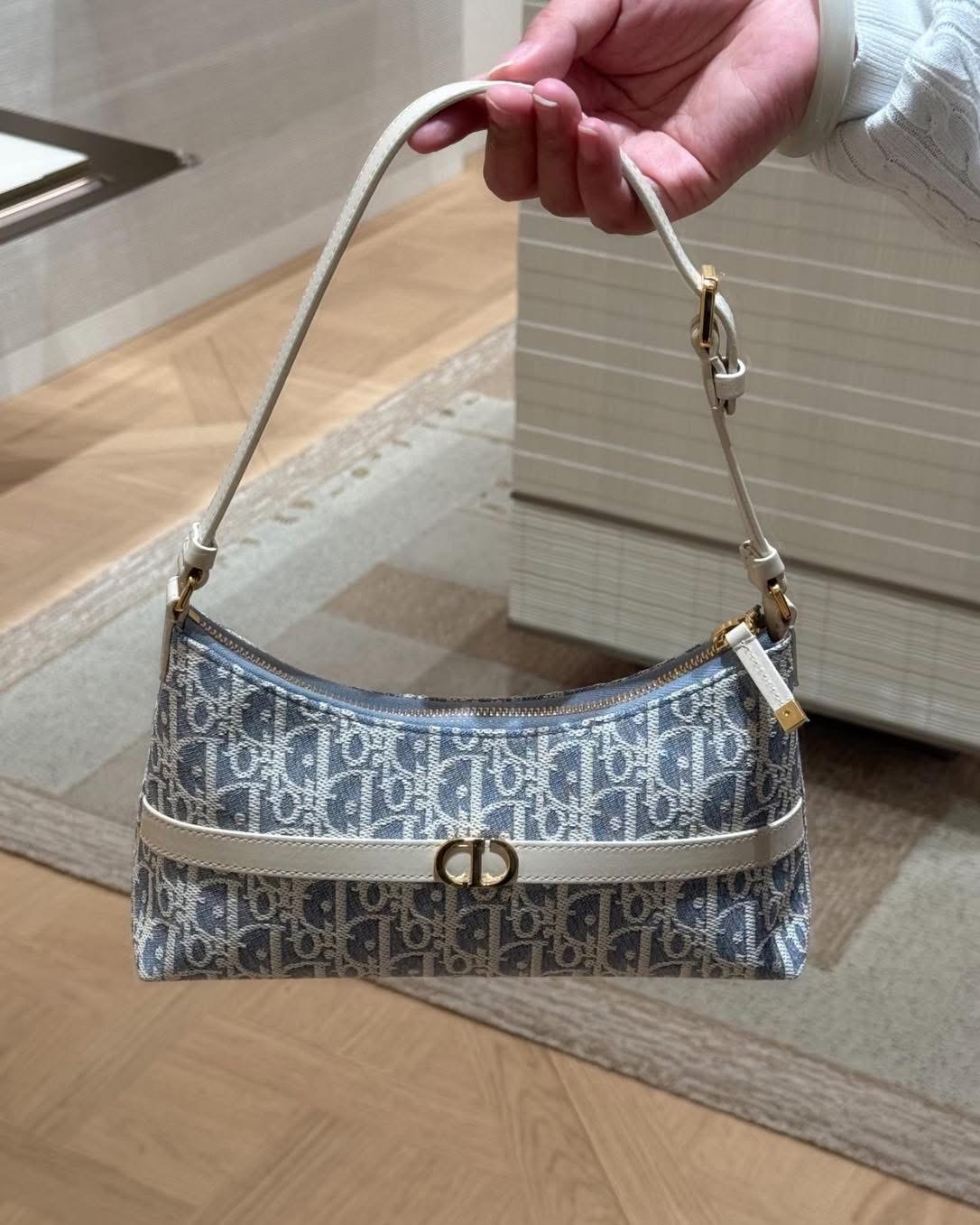 Sac Montaigne Dior blue vintage