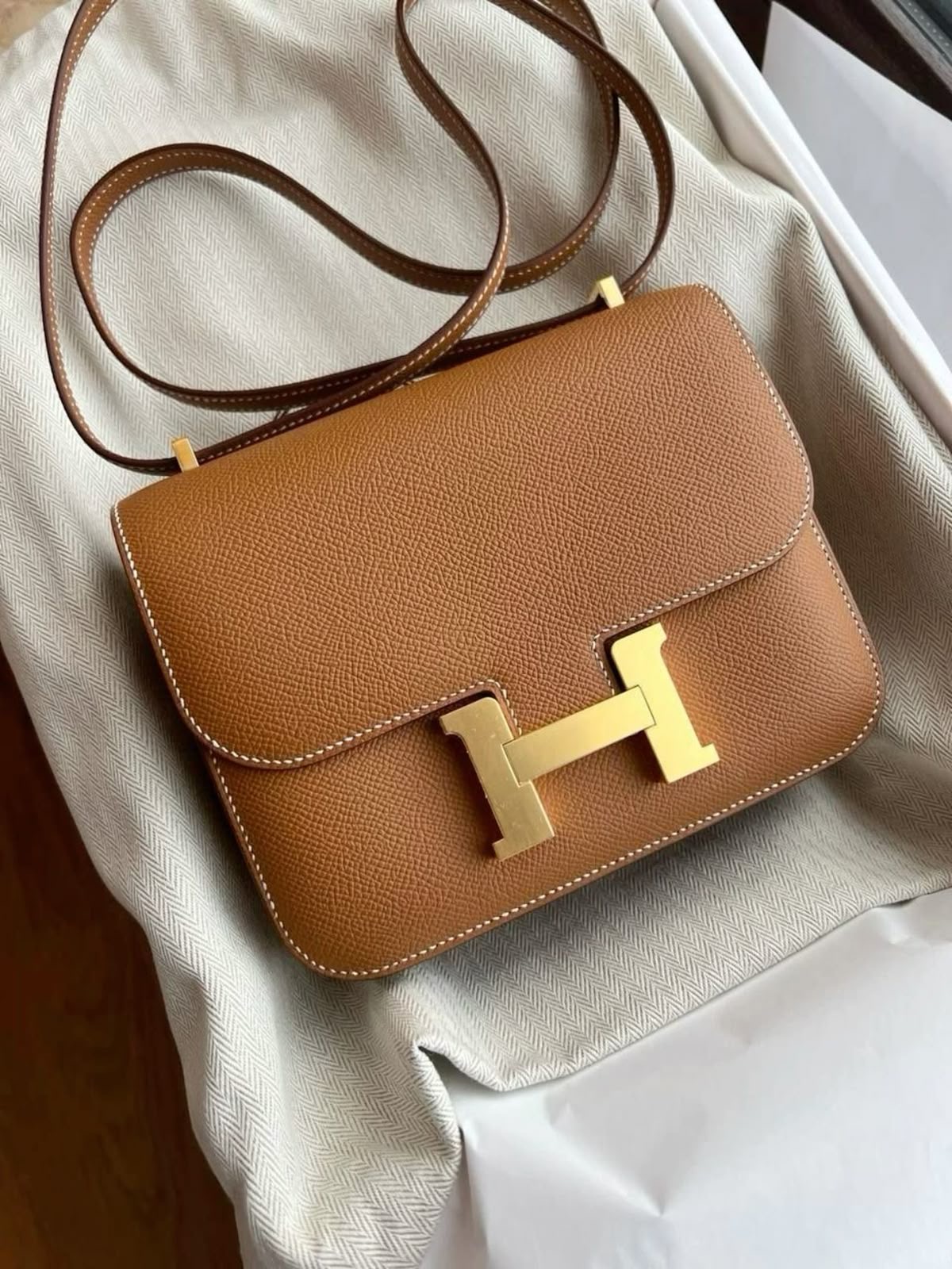 Sac Hermès Constance – Cuir Epsom Gold & Bijouterie Dorée