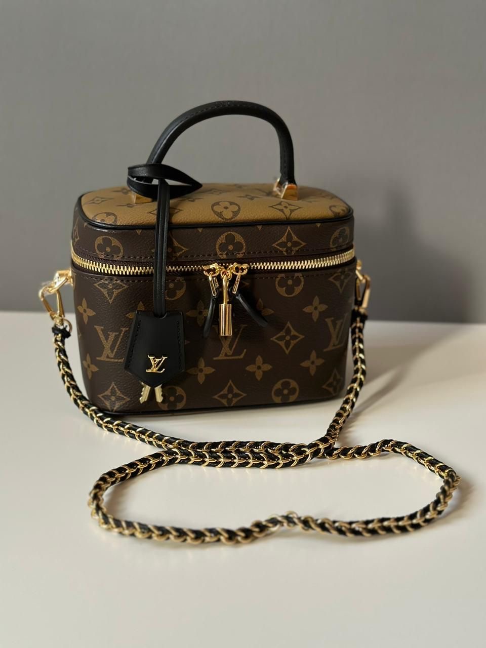 Sac Vanity Case – Toile Monogram Reverse