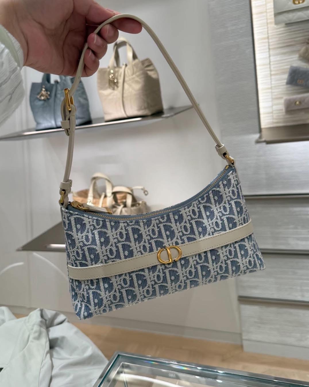 Sac Montaigne Dior blue vintage