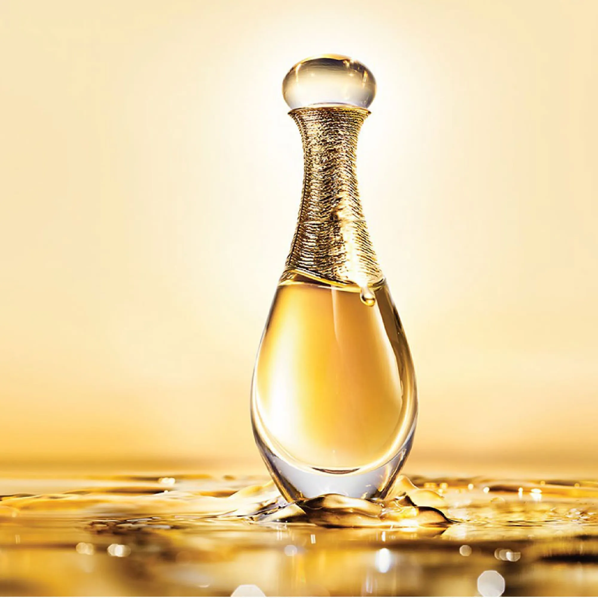 J’adore Dior Eau de Parfum – A Essência da Feminilidade Absoluta e Luxuosa