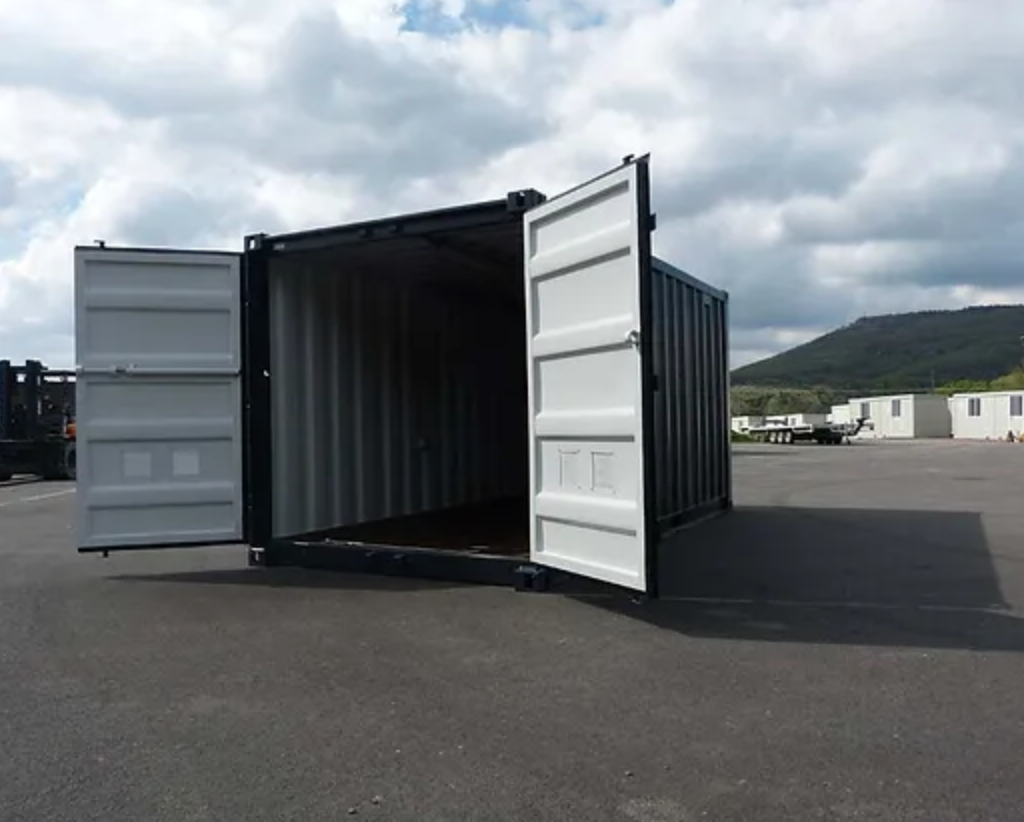 CONTENEDOR DE 15 PIES CON INSTALACIÓN ELÉCTRICA 